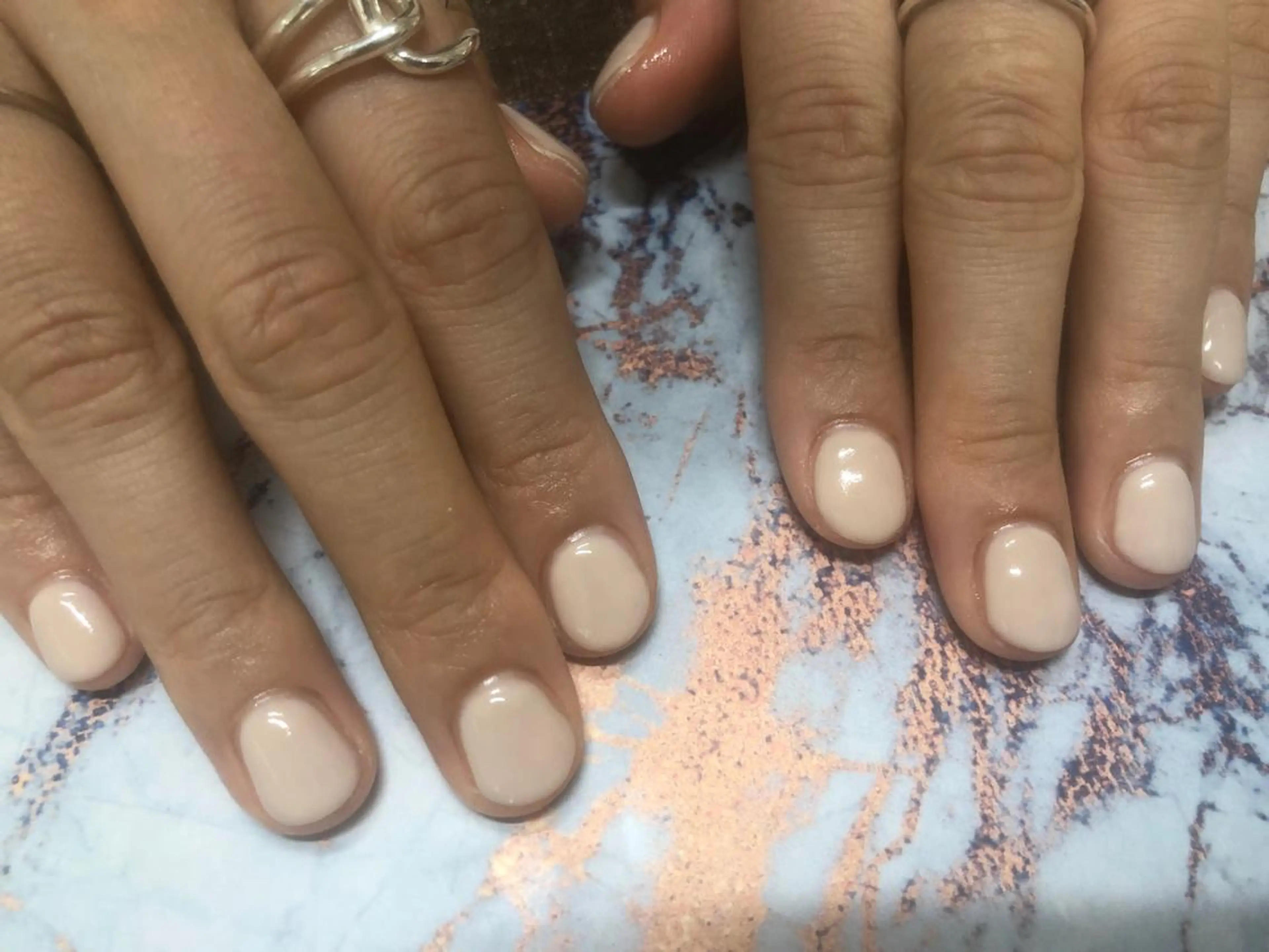 ネイル ホワイト ハンドネイル mogunail &blowのネイルデザイン