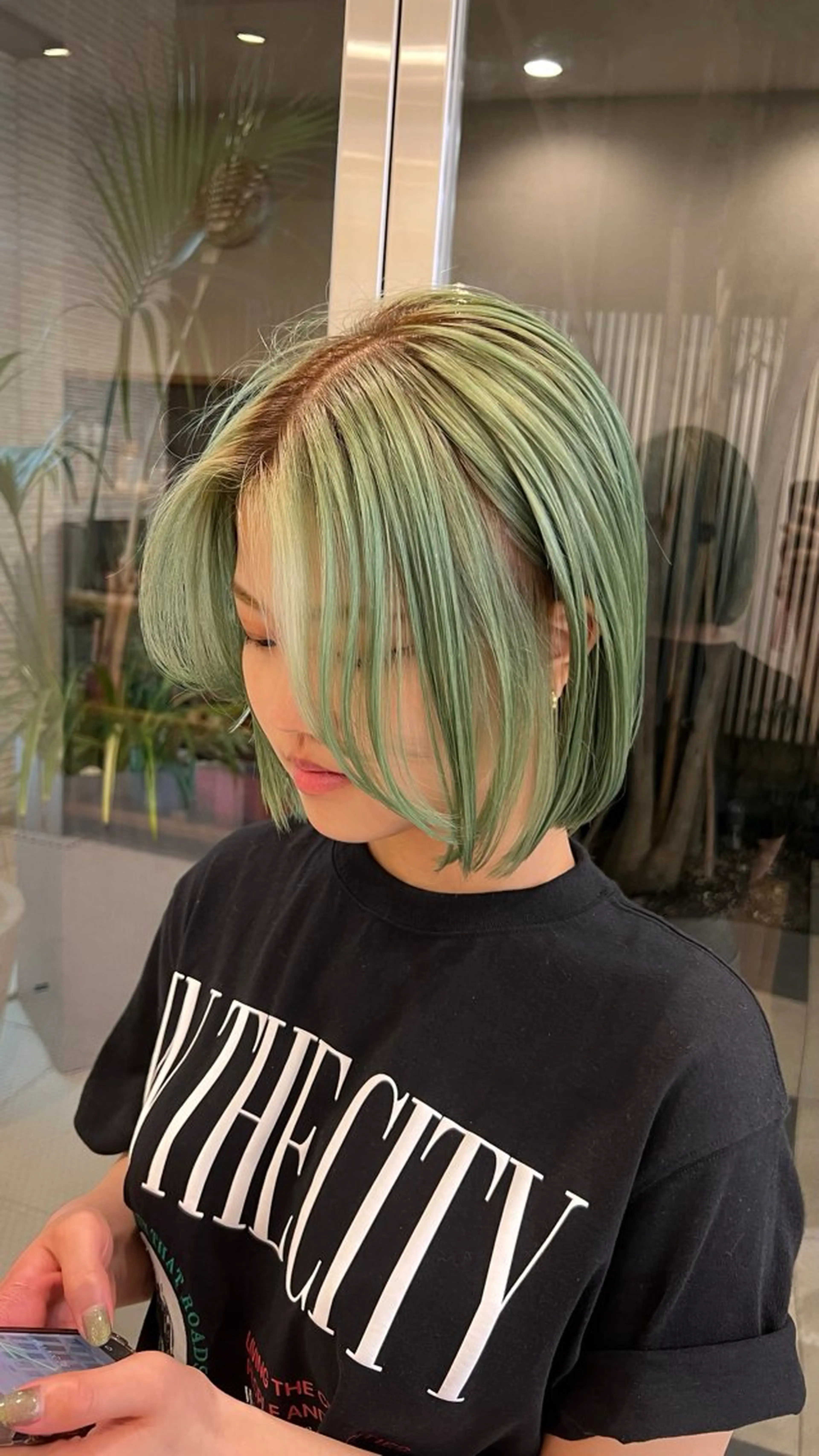 ミディアム ヘアカラー マアヤ/ハイトーン /ハイレイヤーのヘアスタイル