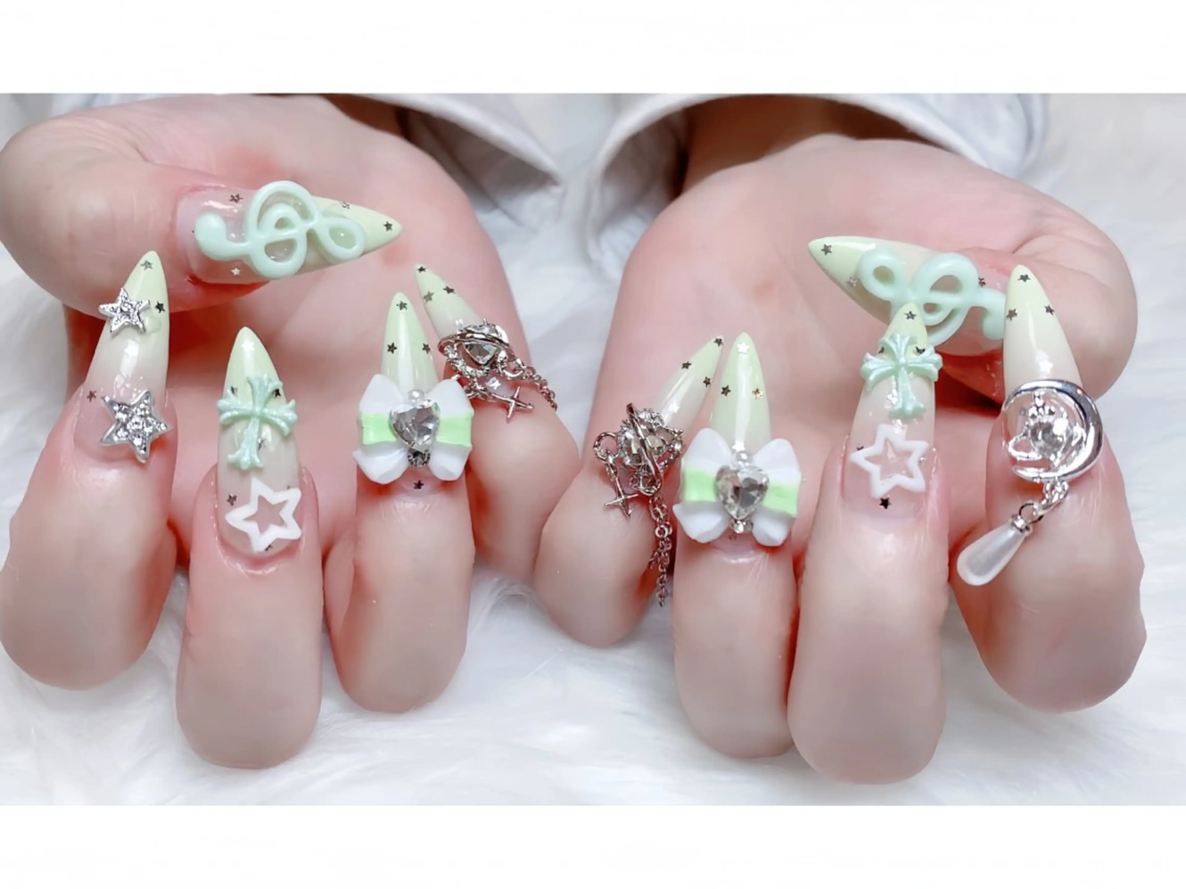 ネイル ボルドー フレンチネイル グラデーション キラキラネイル 韓国ネイル ハンドネイル Rin Nail Shinokuboのネイルデザイン