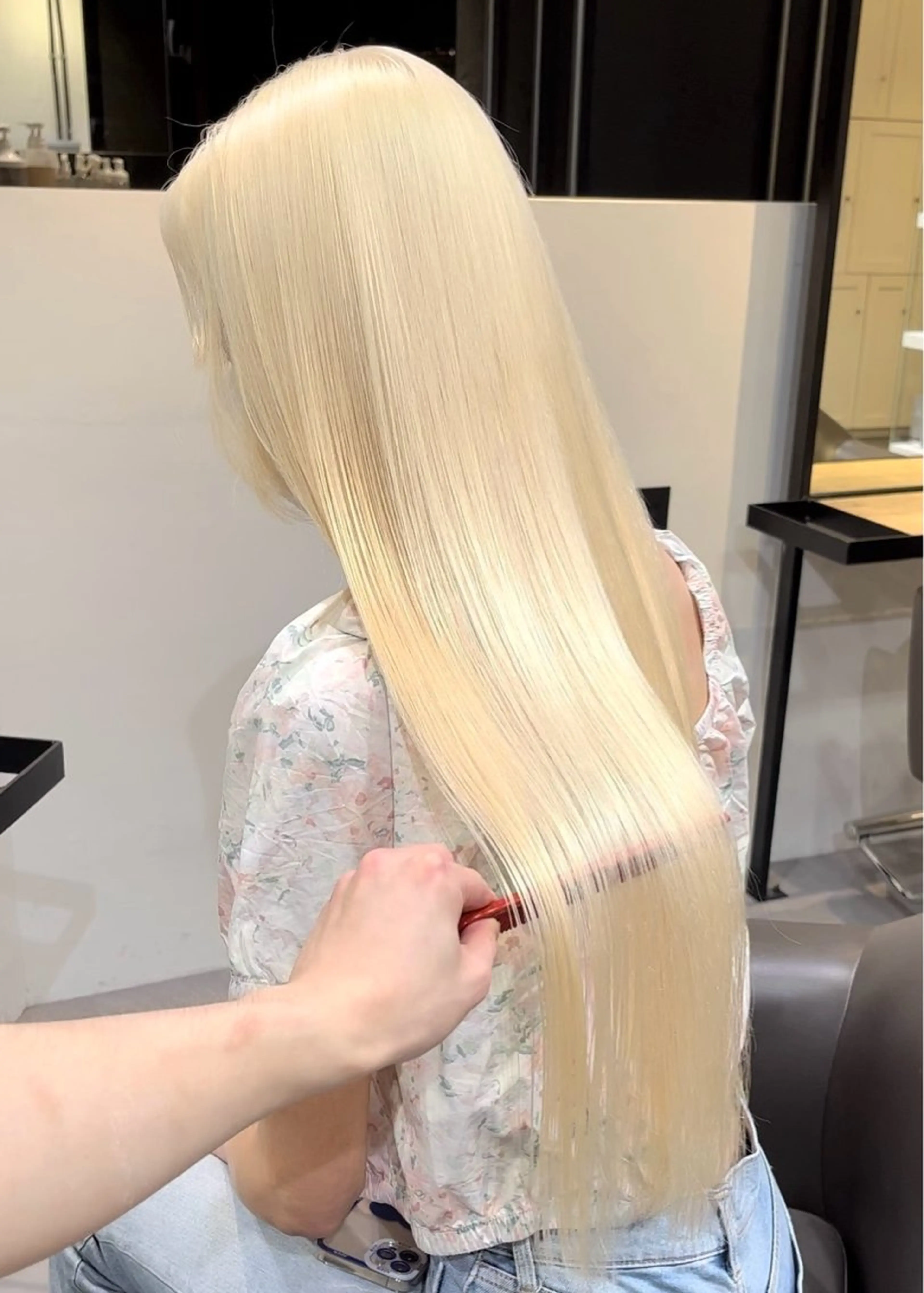 ロング カラー ヘアアレンジ ヘアカラー トリートメント ハイトーン、暗髪特化 ♡shoka♡のヘアスタイル