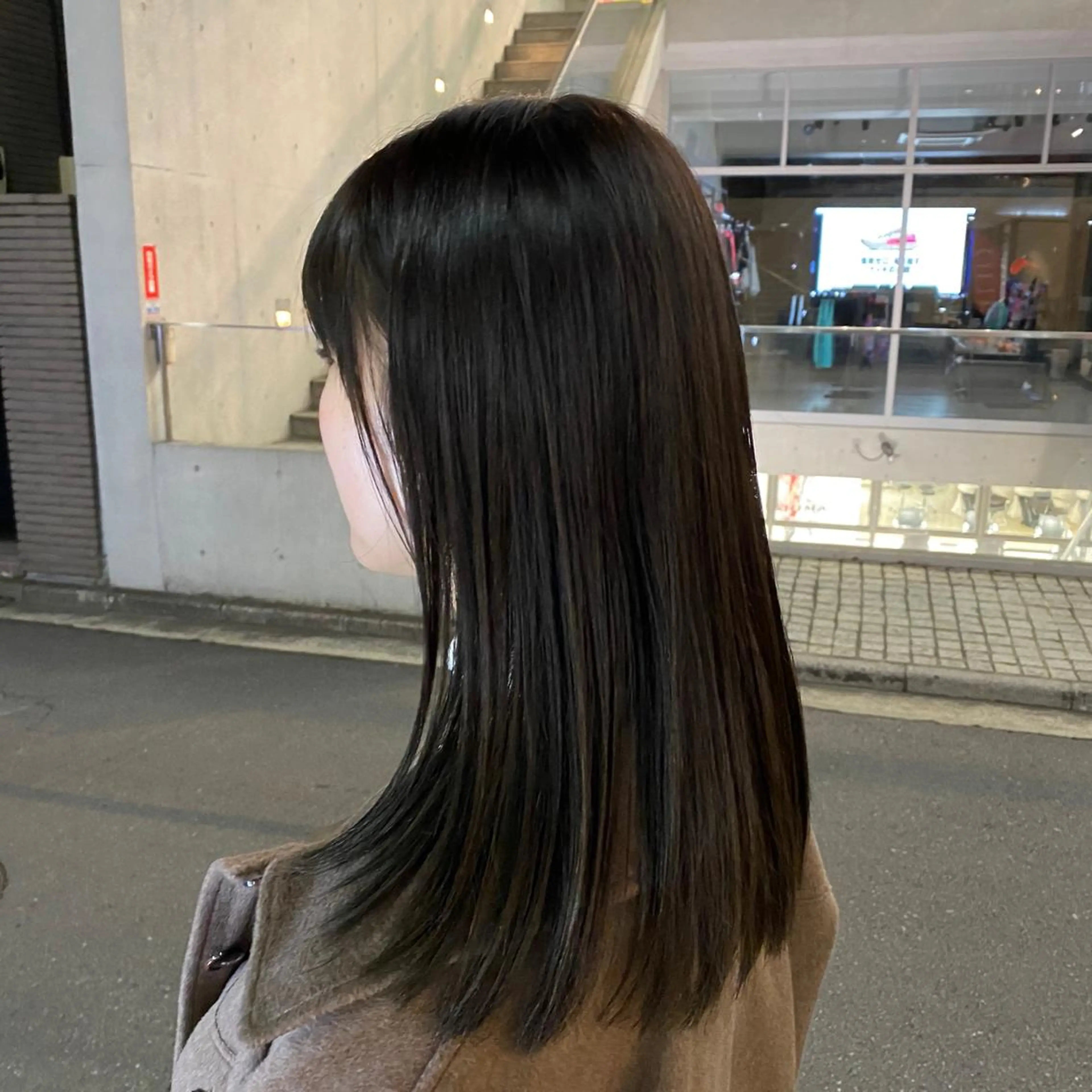セミロング カラー カット ヘアカラー かりん 🤍のヘアスタイル