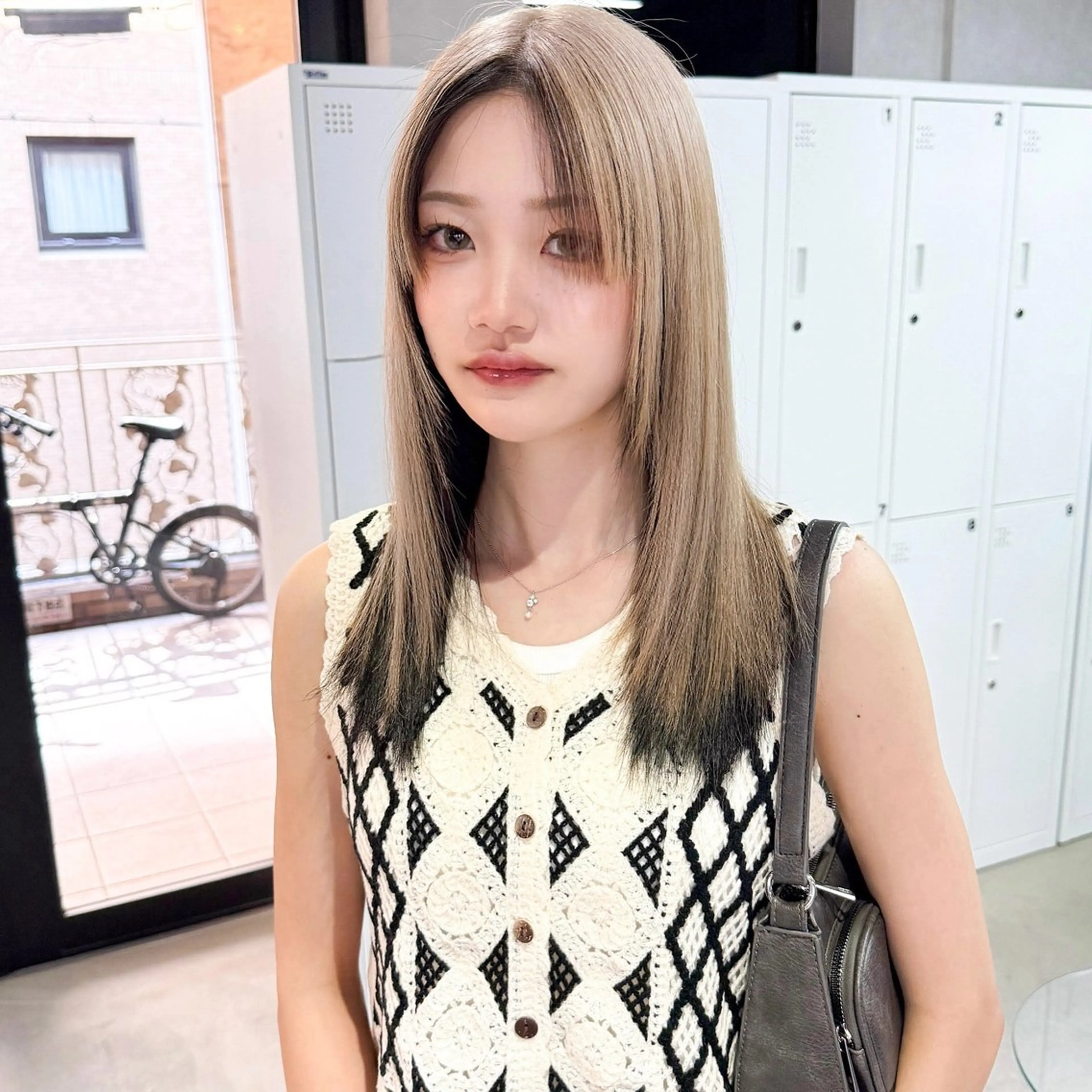 セミロング カラー 黒髪 ブロンド ホワイトブロンド 🎀ミルクティー/暖 色×レイヤー/マリアのヘアスタイル