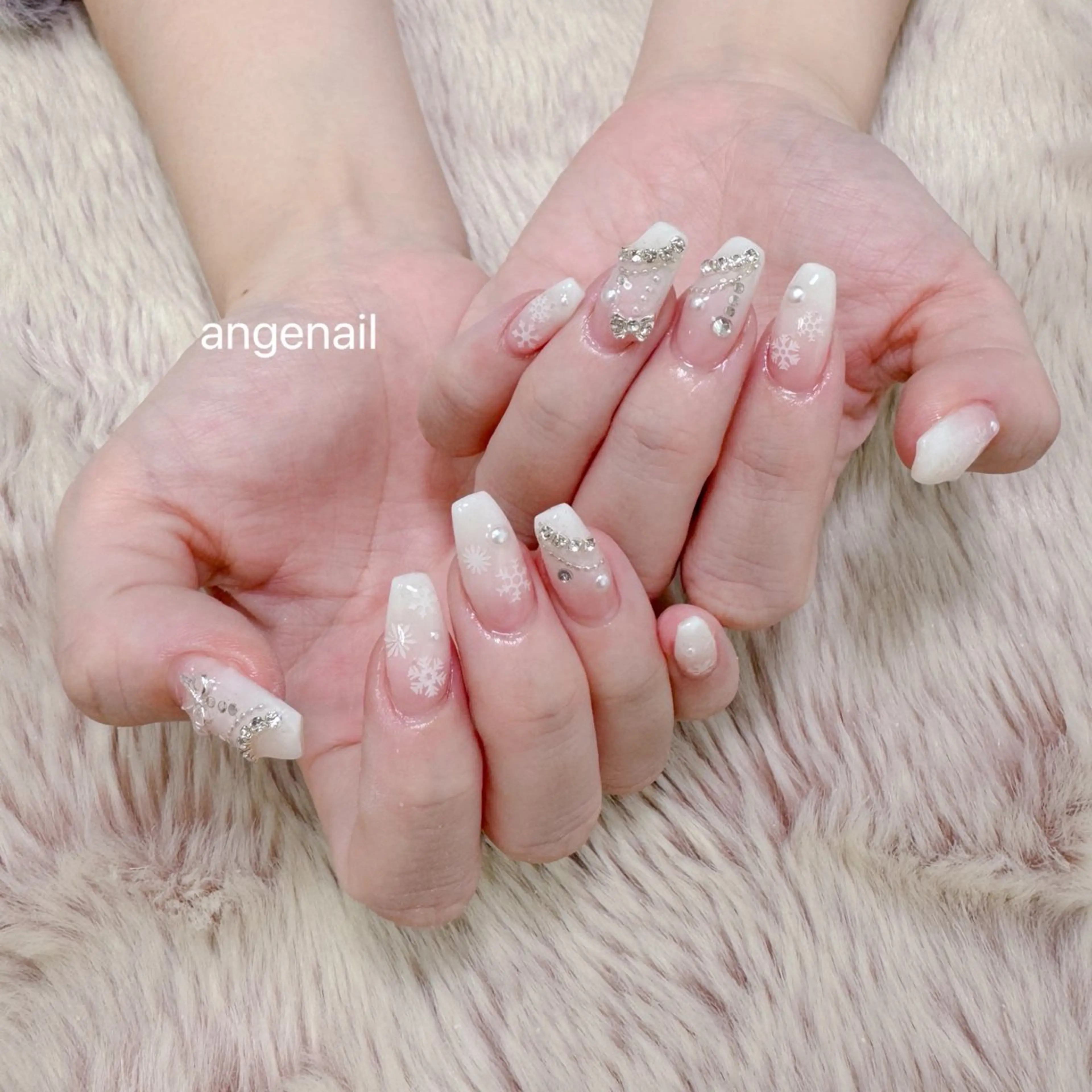 ネイル ハンドネイル オーナーネイリスト MAKIのネイルデザイン