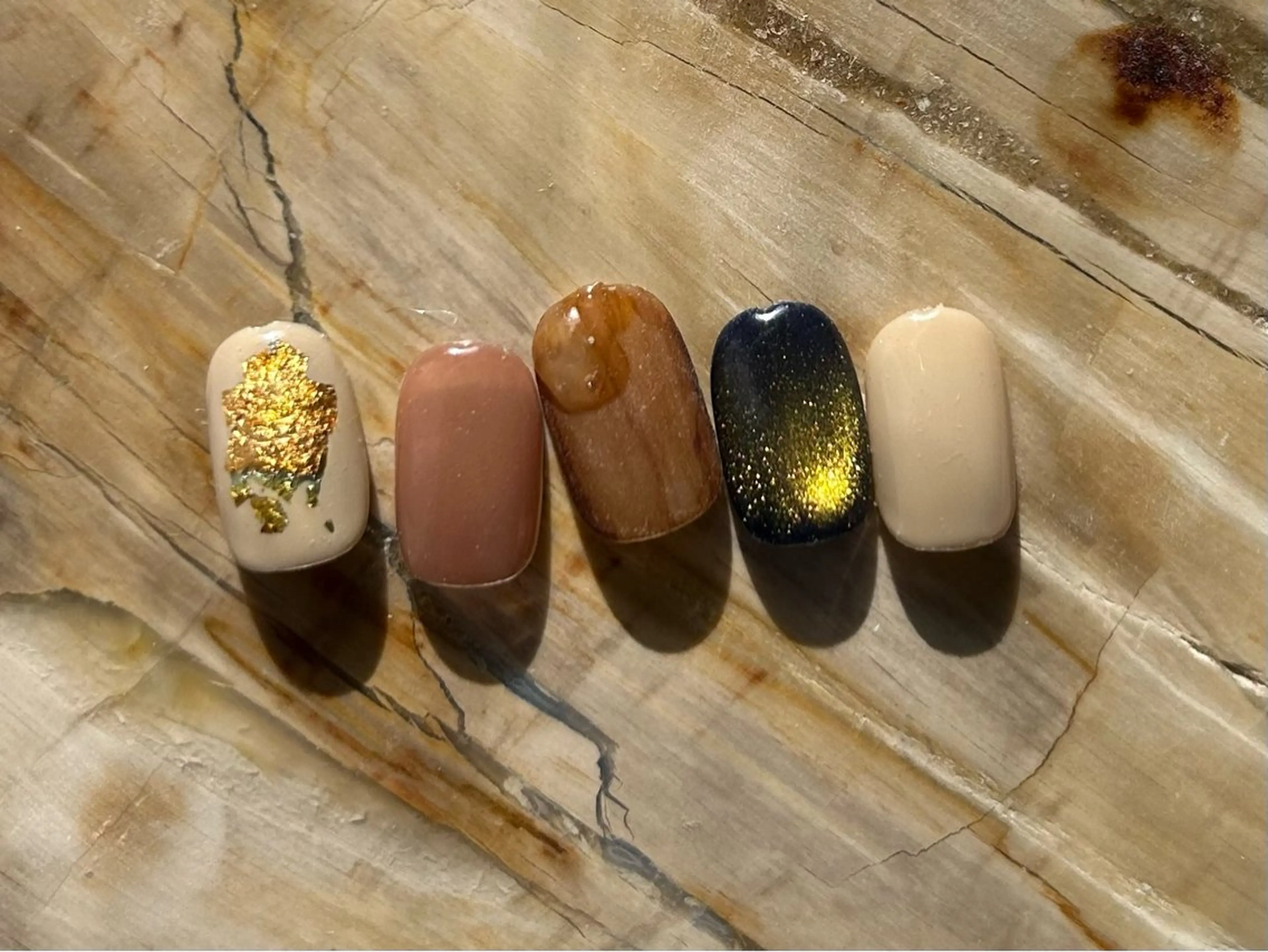 ネイル アートネイル フットネイル マグネットネイル ニュアンスネイル ハンドネイル アトリエ １０３のネイルデザイン