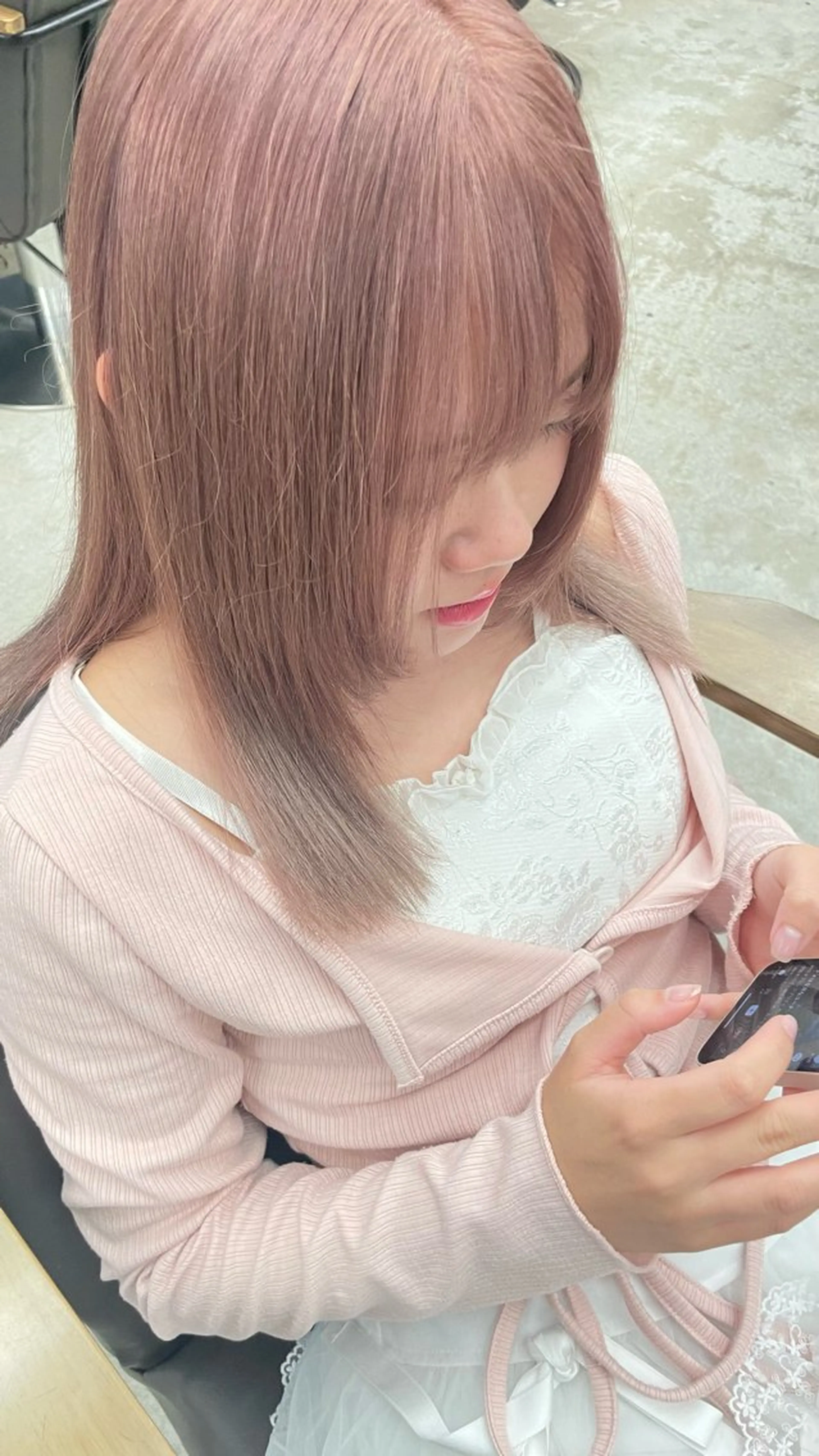 ミディアム レイヤー/デジパ SAKIのヘアスタイル