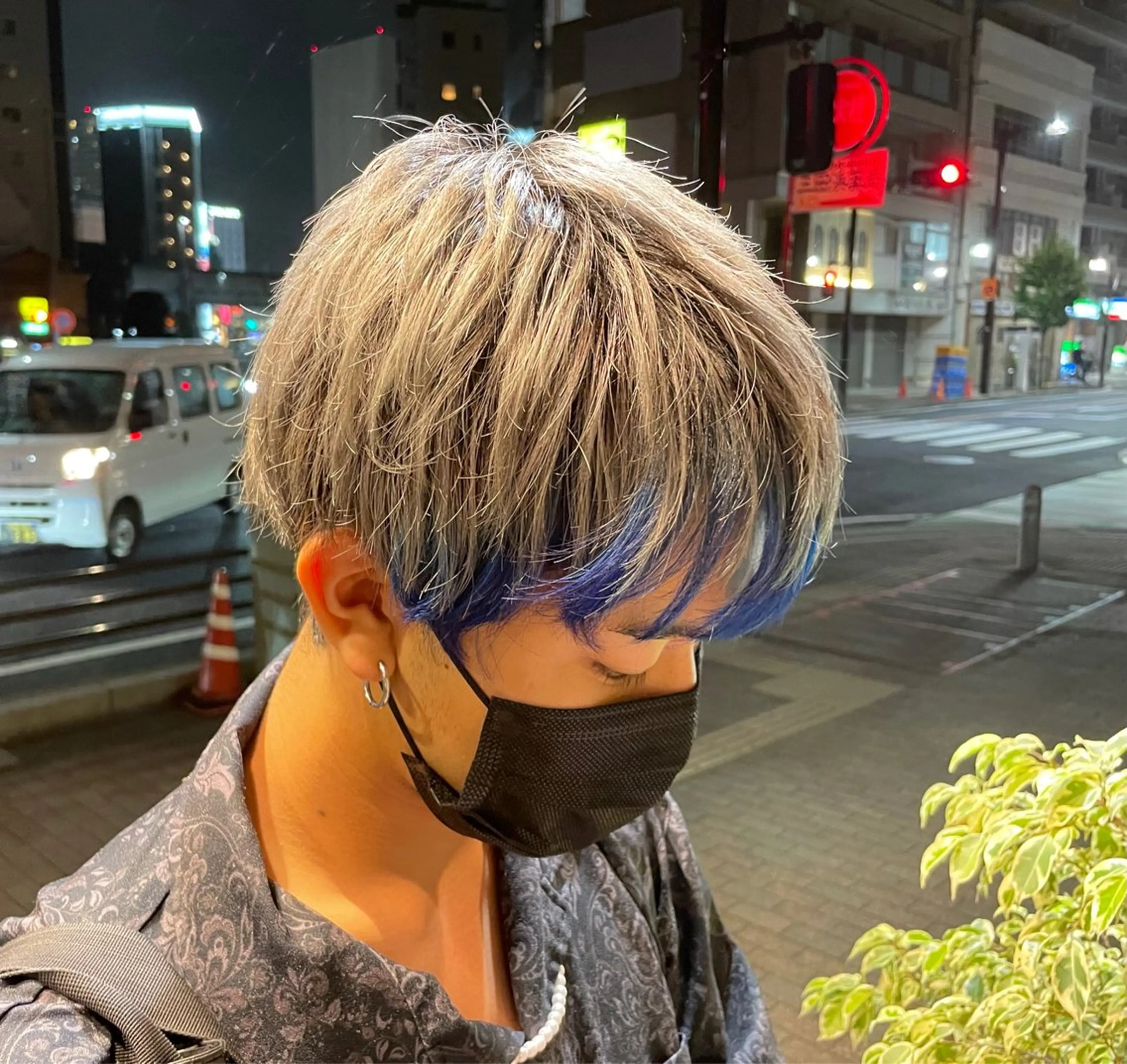 カラー ブルーカラー デザインカラー シルバー DEURA(デウラ) ✂のヘアスタイル