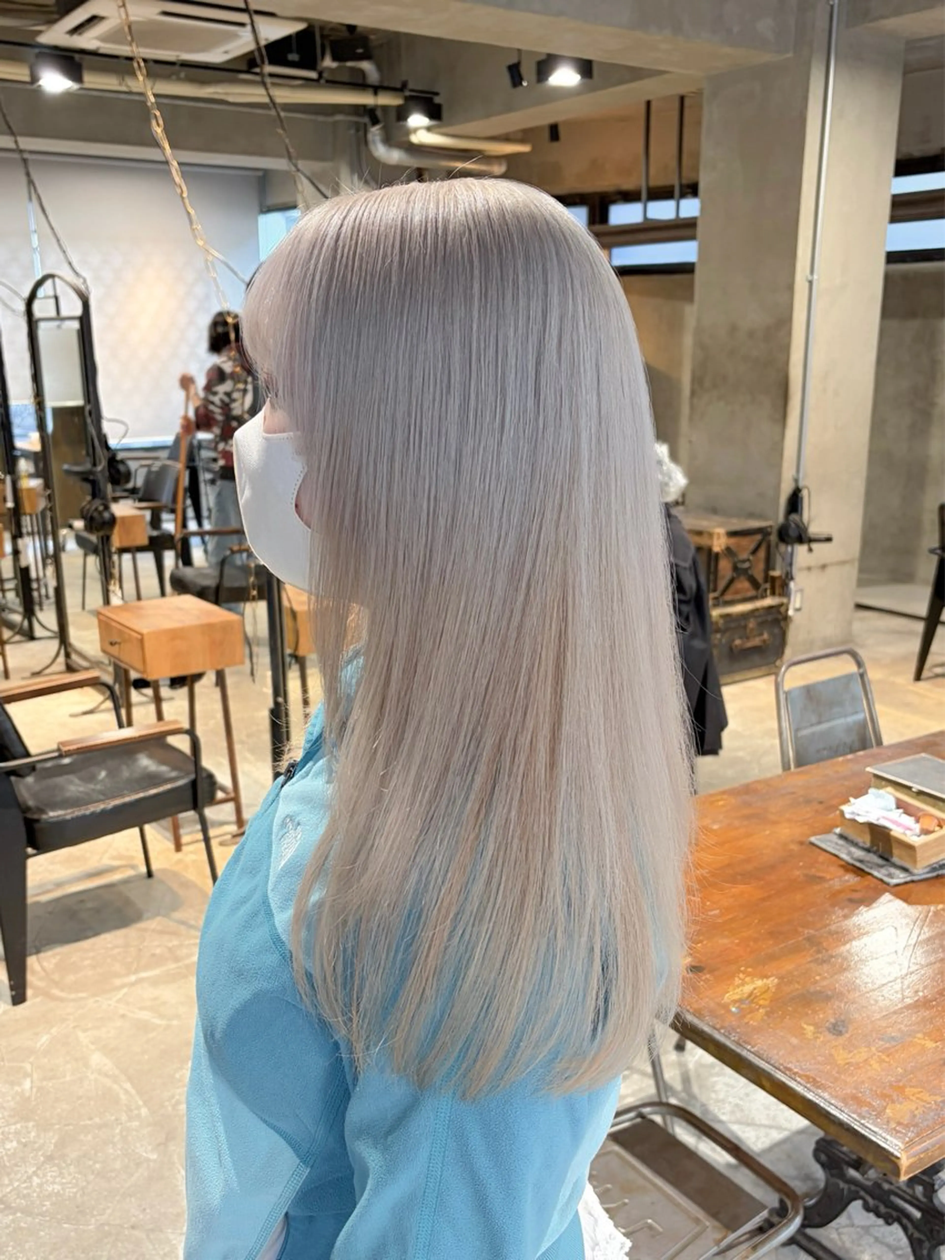 ロング カラー ベージュカラー ブロンド ハイトーンカラー ハイトーンベージュ ミルクティーベージュ ヘアカラー トリートメント ヘアセット 似合わせベージュ 🍯ayumi🍯のヘアスタイル
