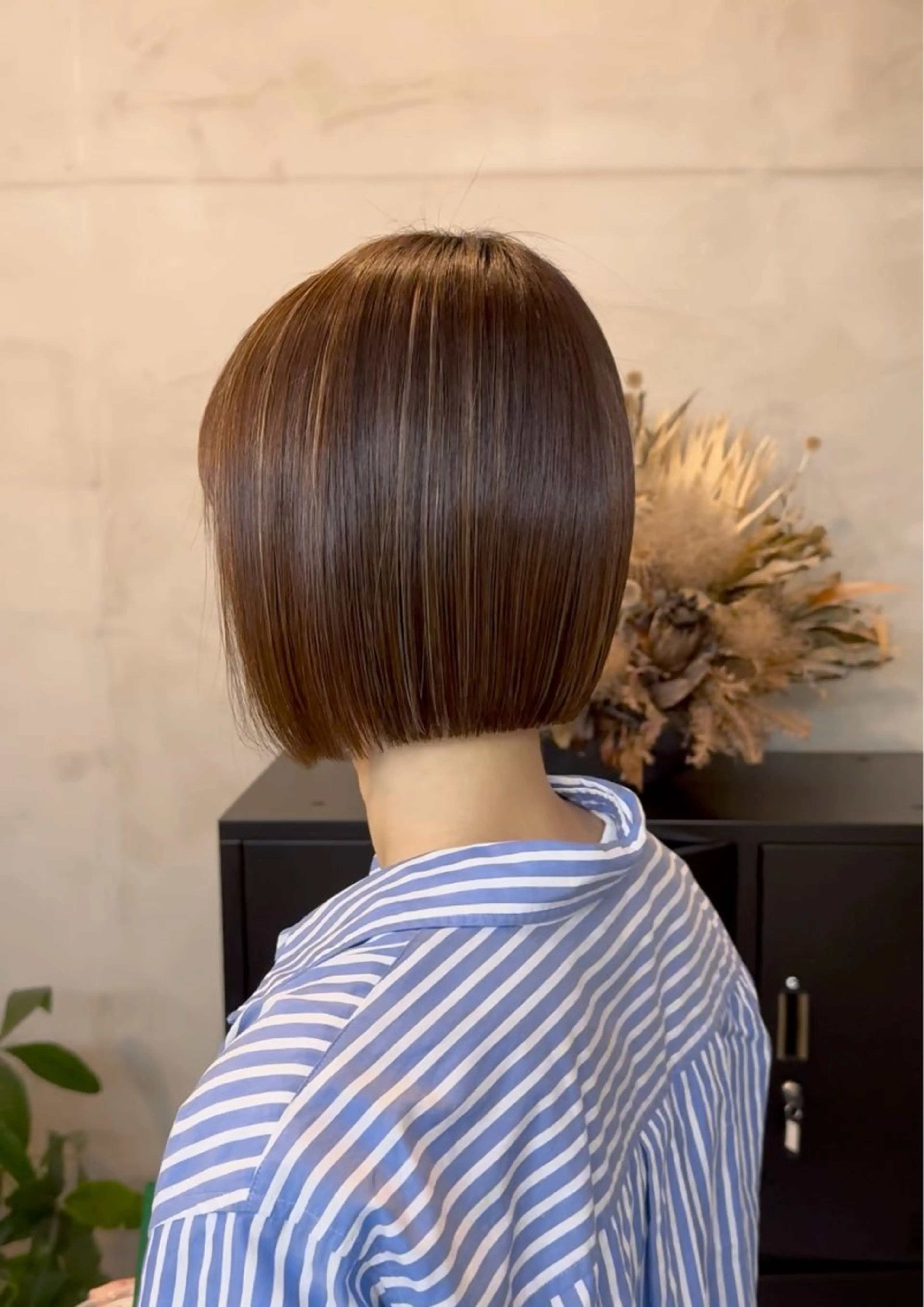 ショート 切りっぱなしボブ ボブ lit 松井乃愛のヘアスタイル