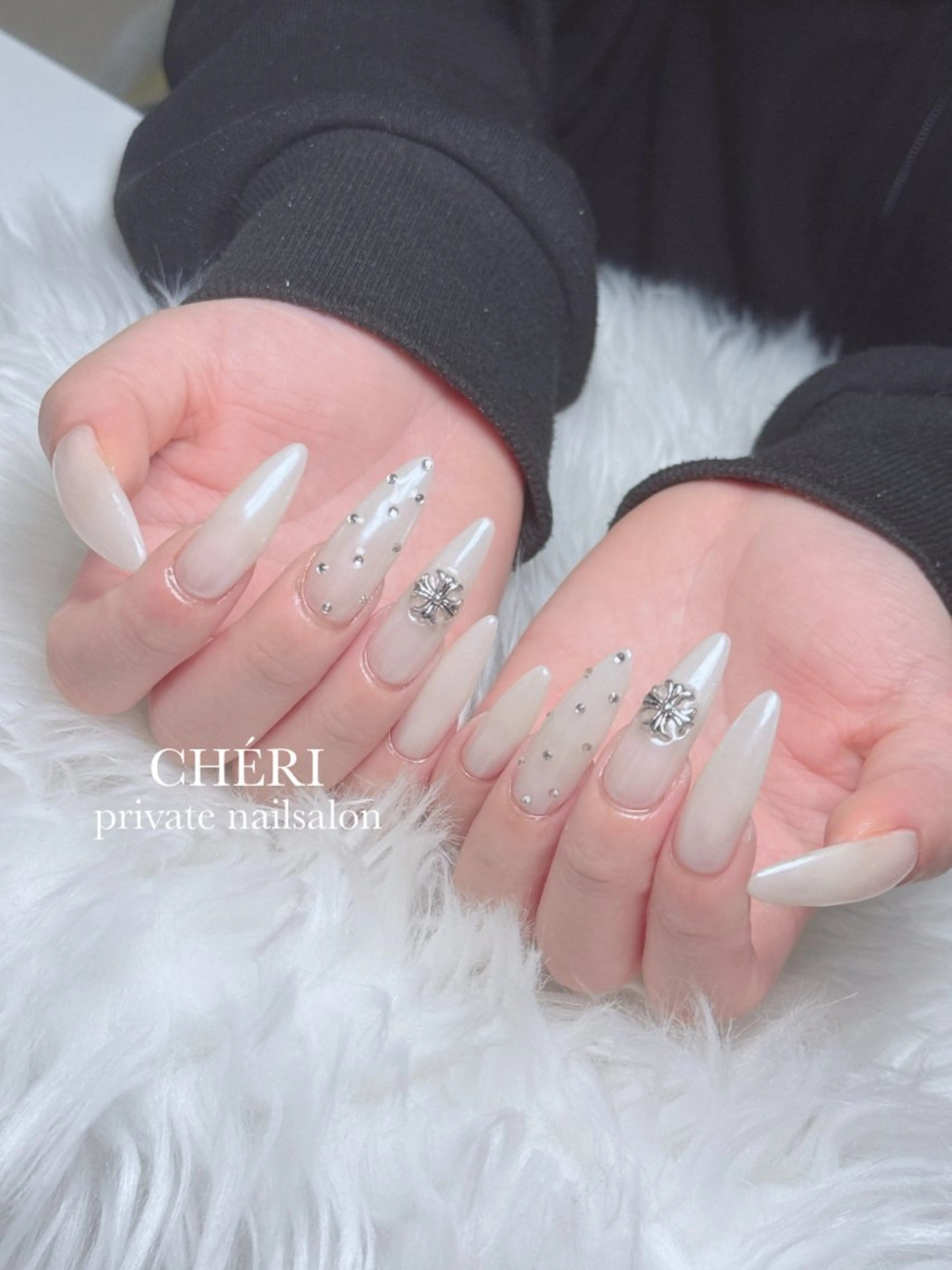 ネイル ハンドネイル フットネイル CHÉRI .のネイルデザイン