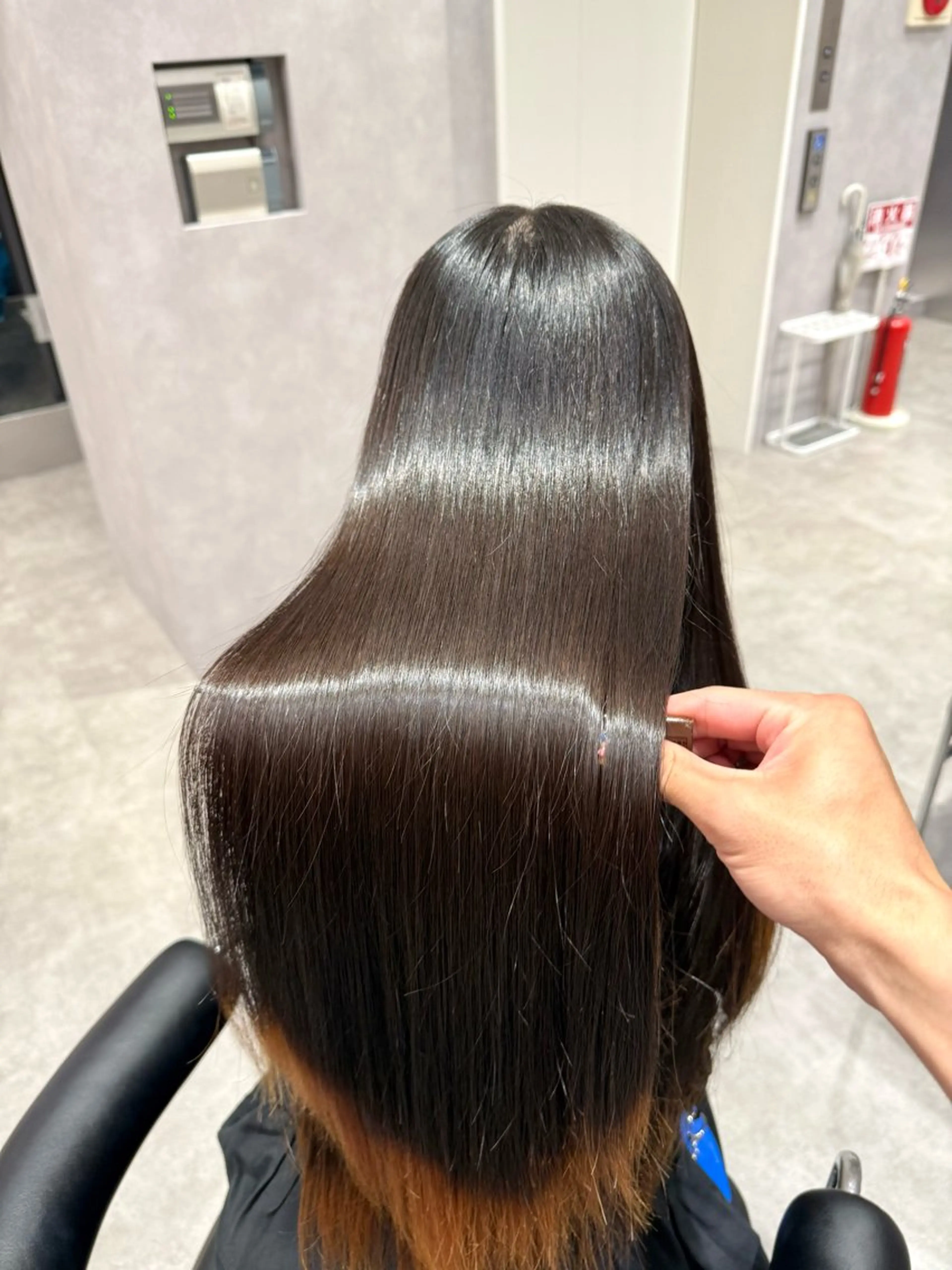 ロング カラー パーマ ヘアアレンジ 髪質改善 縮毛矯正 トリートメント ストレートパーマ 縮毛矯正 トリートメント 縮毛矯正/髪質改善/ ブリーチ毛/木元渓太のヘアスタイル