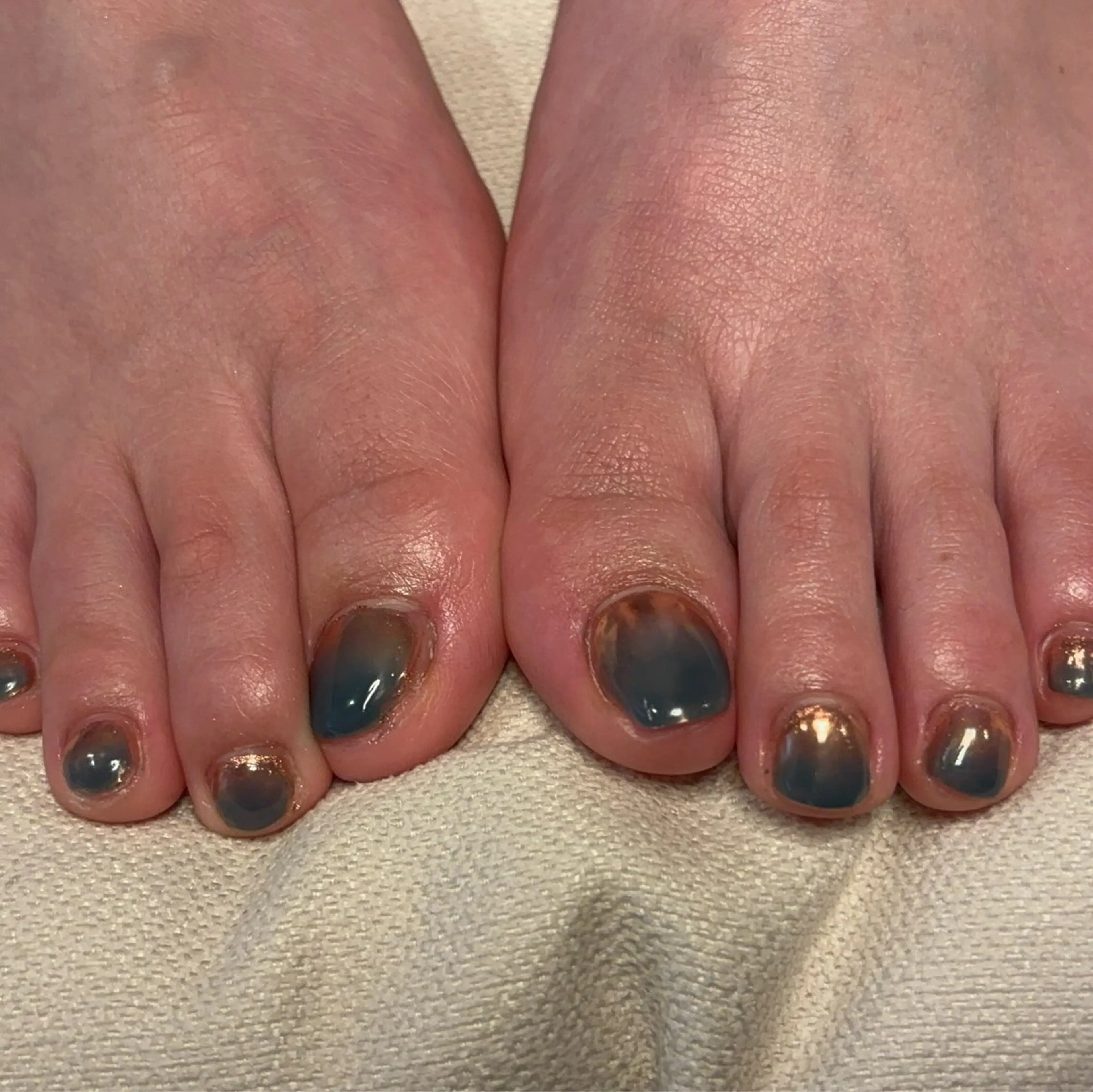 ネイル グラデーション ミラーネイル private HUE.kのネイルデザイン