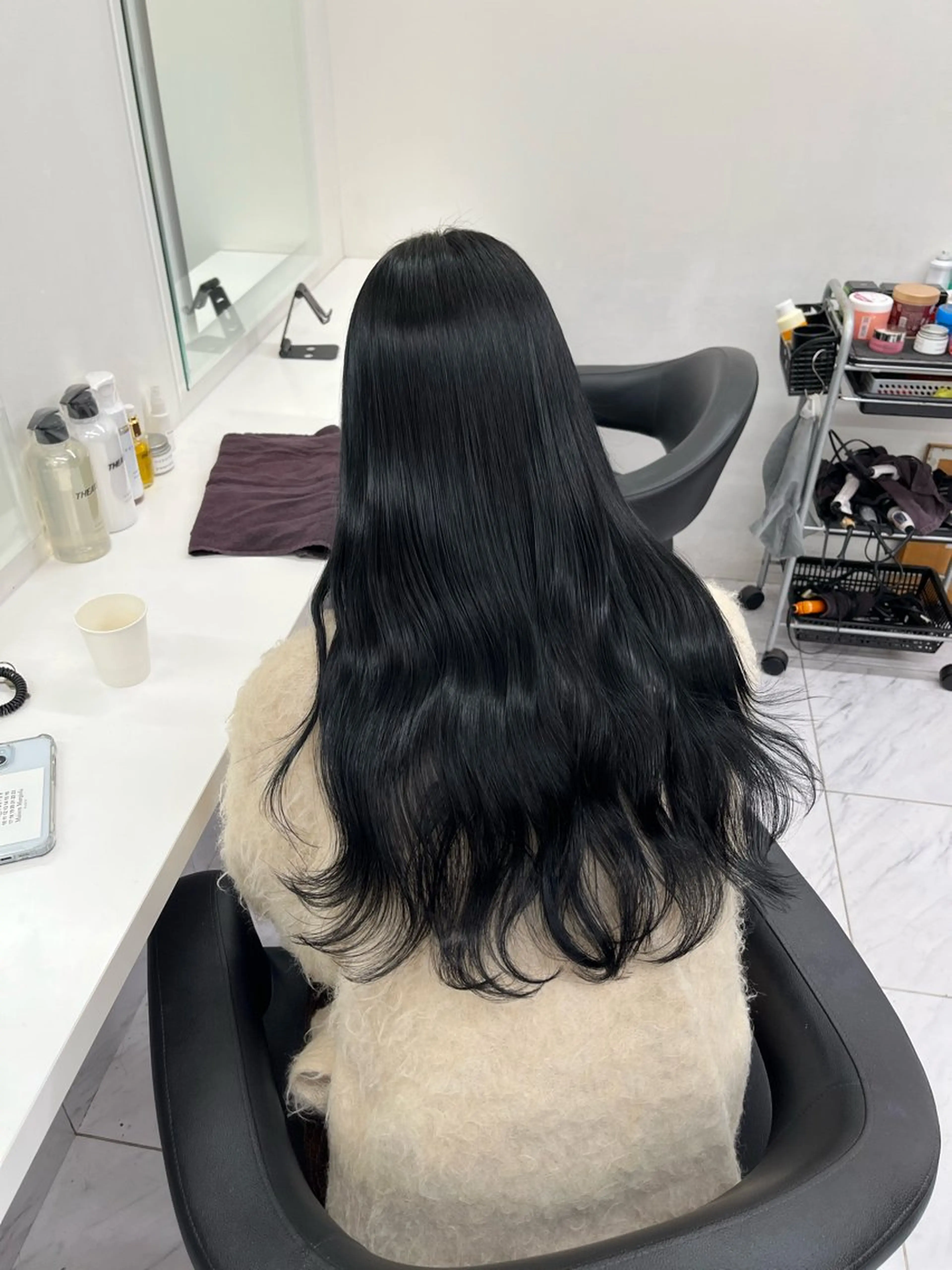 ロング 寒色＆ブリーチ特化 寒色MiOのヘアスタイル