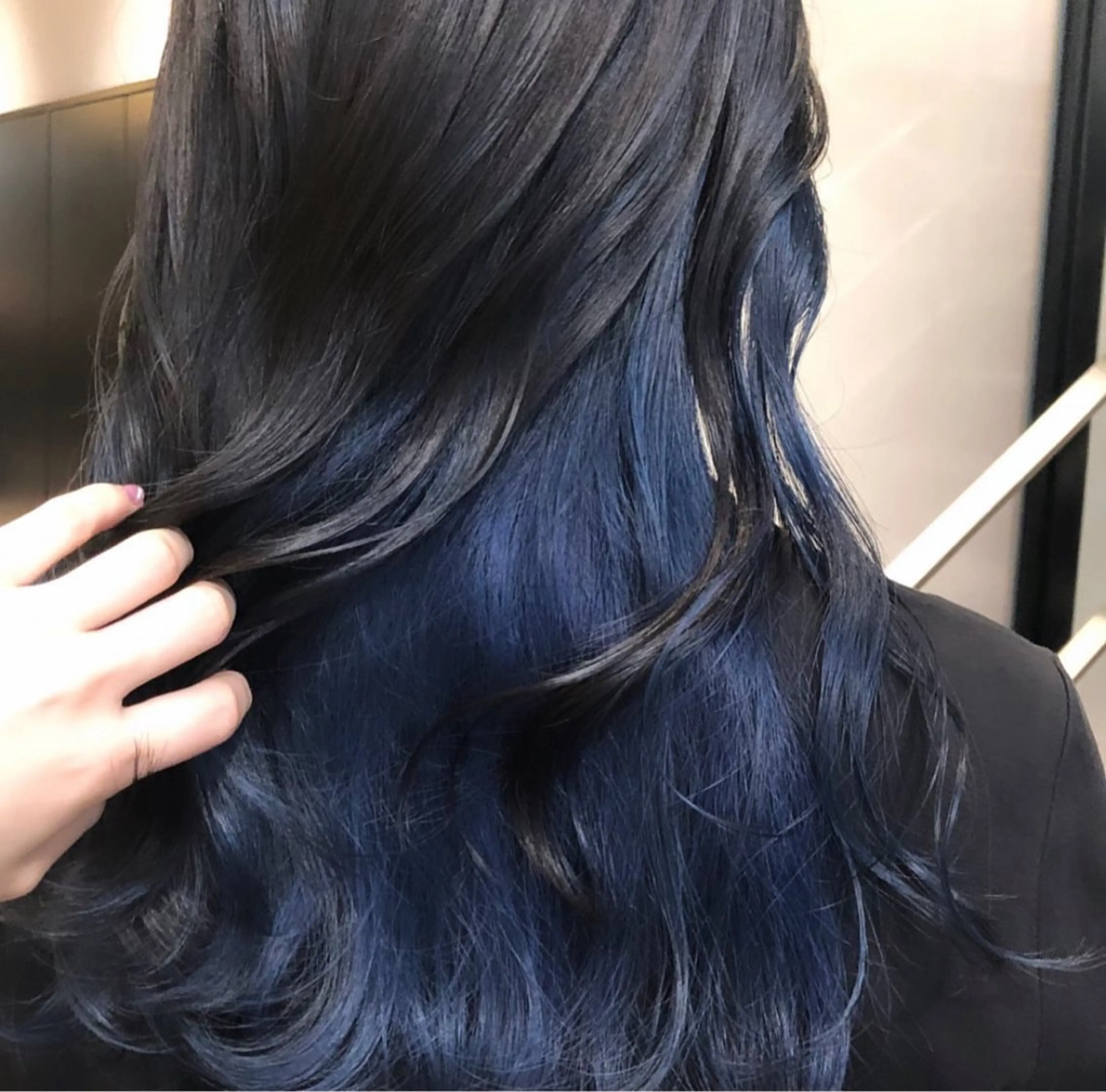 セミロング カラー パーマ ヘアアレンジ ブルーカラー インナーカラー ネイビーカラー カット ヘアカラー stylist 🌸 kana.のヘアスタイル