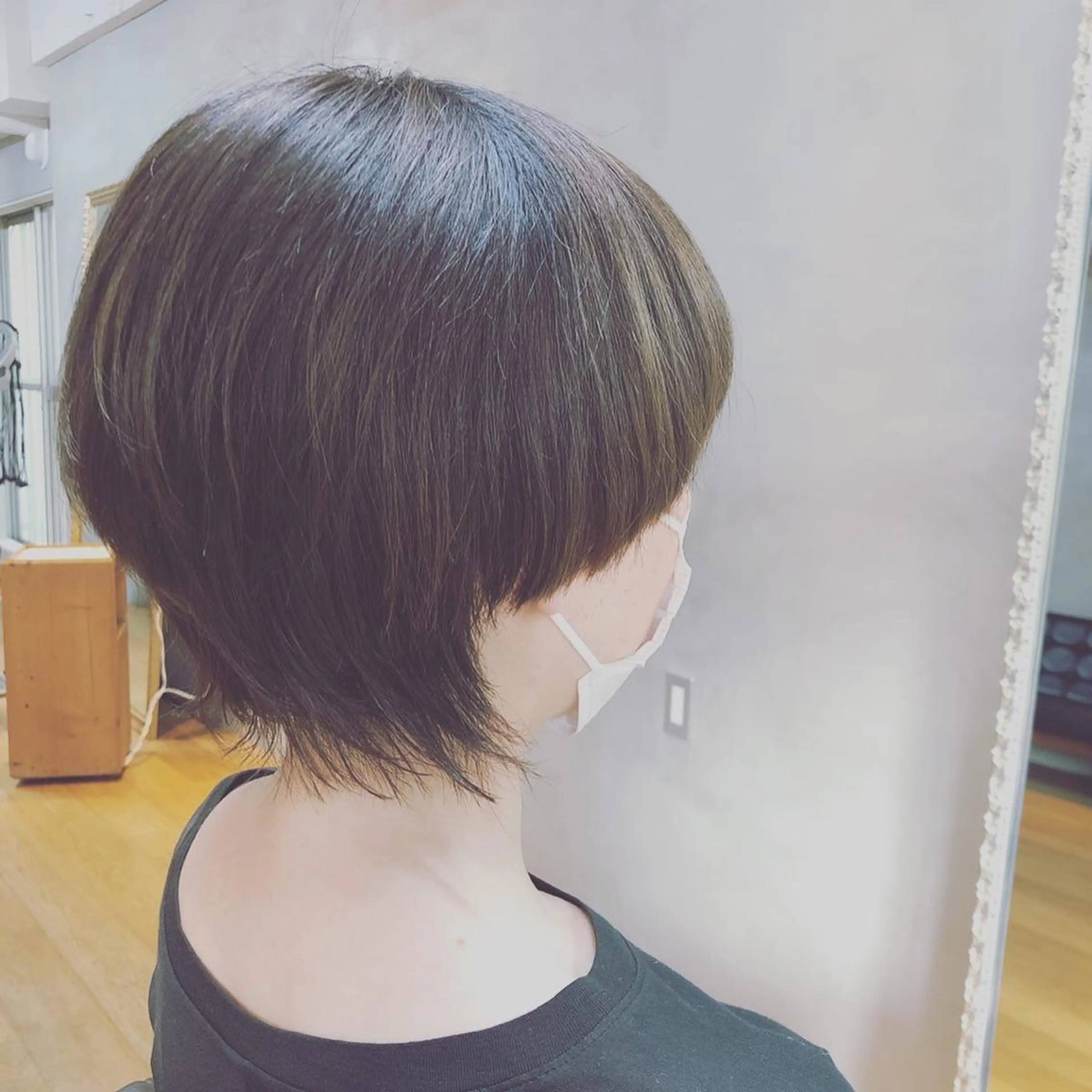 ミディアム カット ヘアカラー 伊藤 佳代子のヘアスタイル