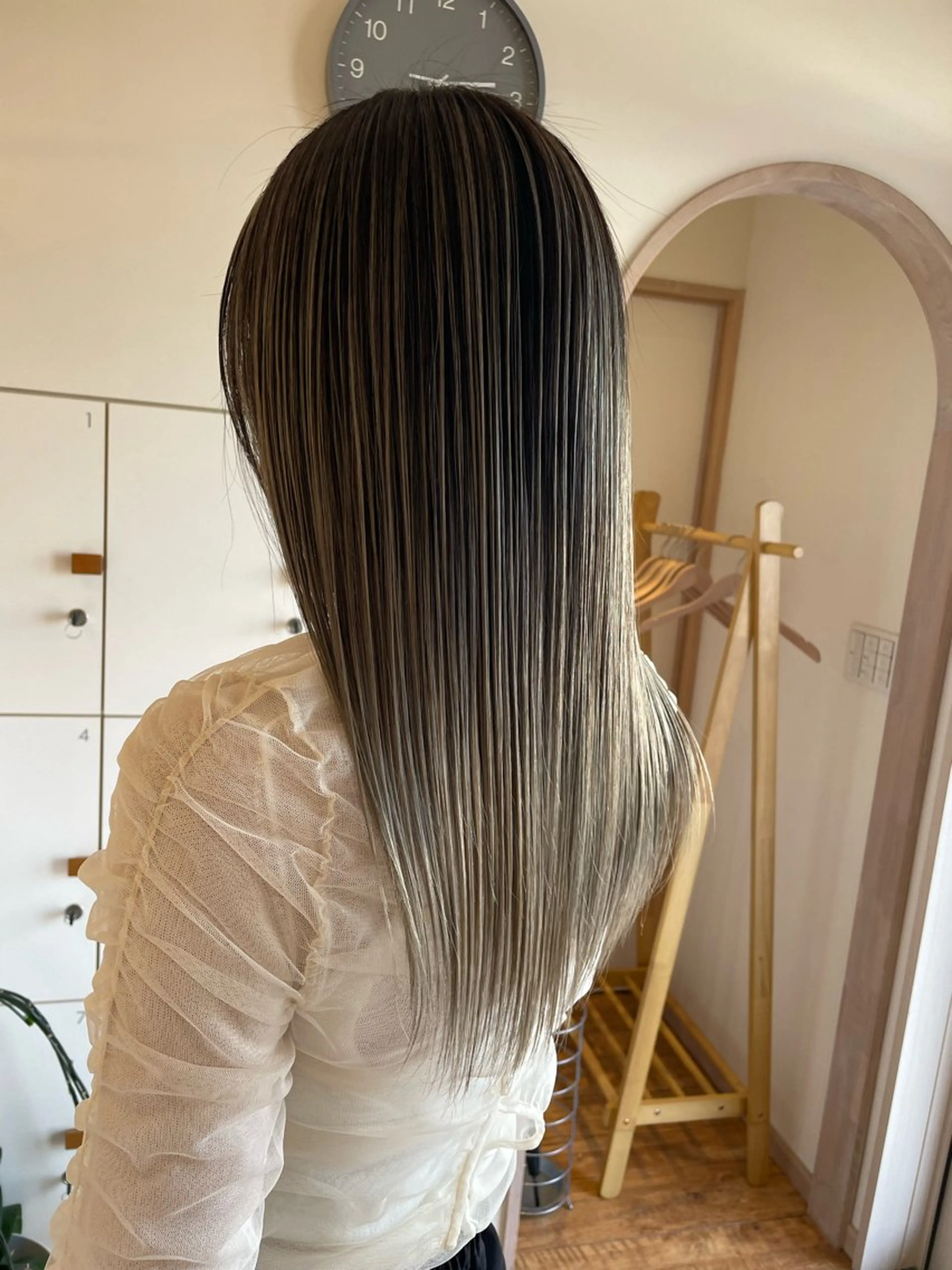 ミディアム カラー バレイヤージュ レイヤーカット ブリーチ👩‍🦳/ ‪✂︎MANAMIのヘアスタイル