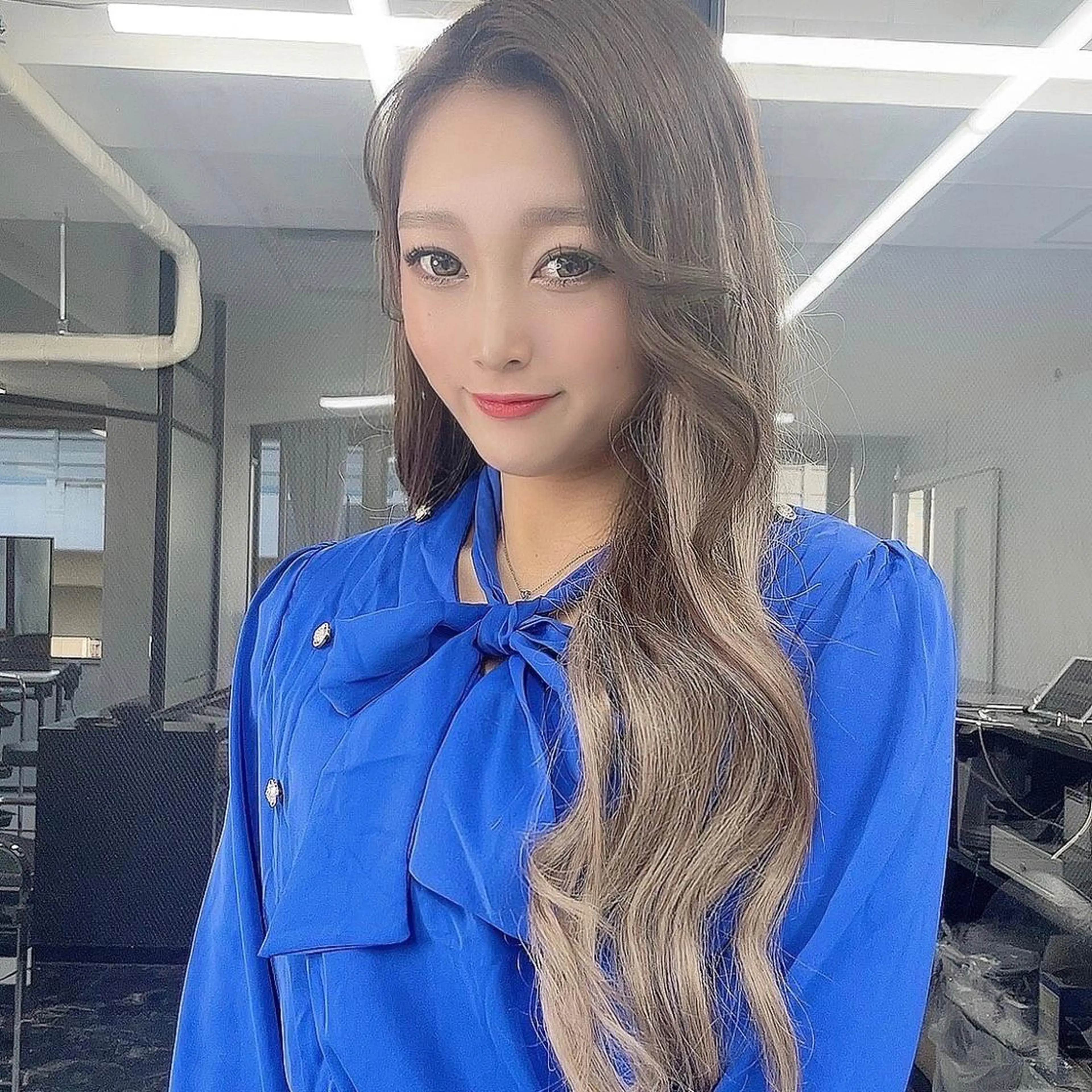 ロング カラー シールエクステ ハイトーンカラー エクステ ヘアカラー エクステ シールエクステ特化 ハイトーン、NANAのヘアスタイル