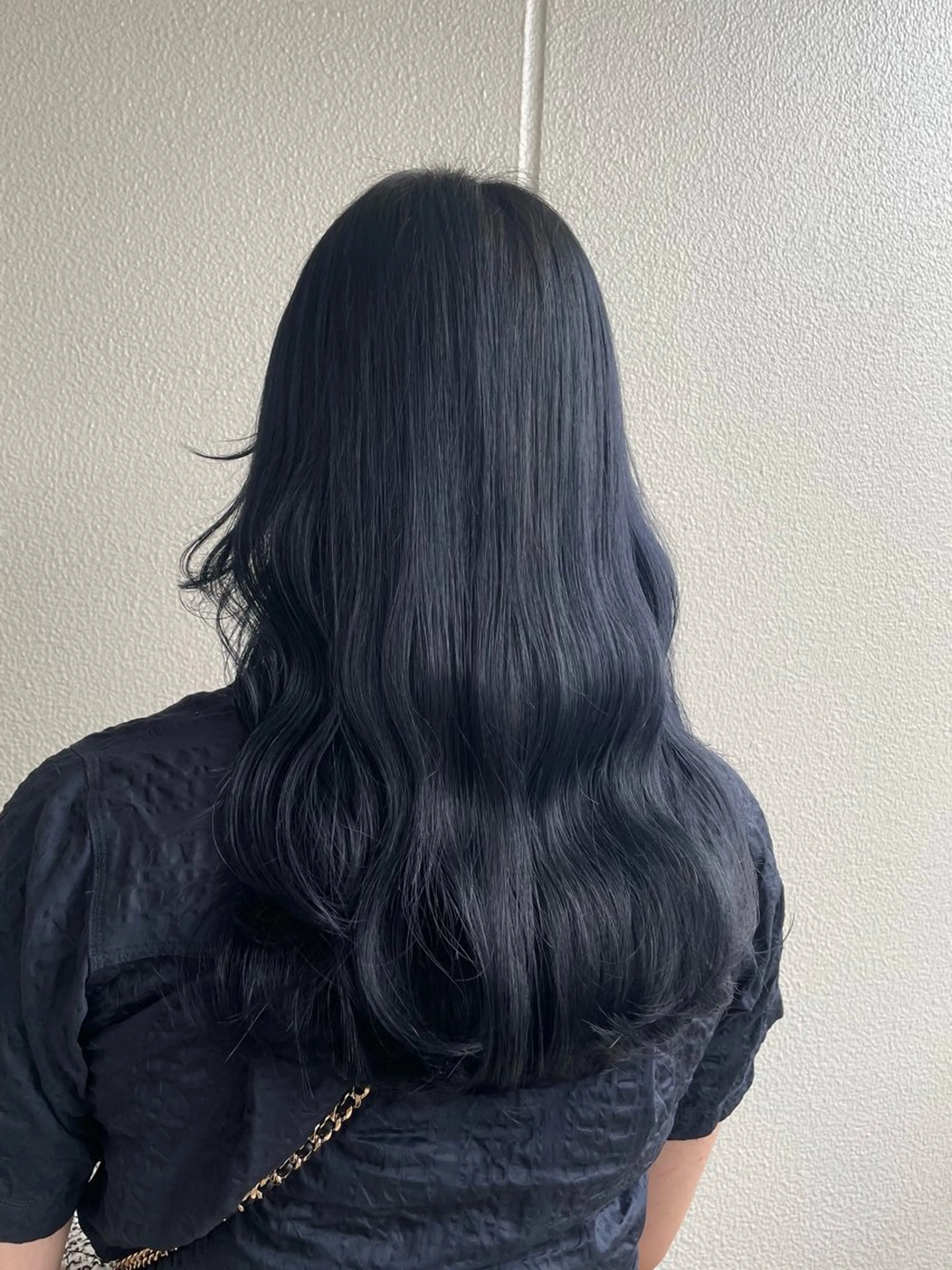 ロング カラー ヘアアレンジ 黒髪 ネイビーカラー 《暖色/韓国hair 》🇰🇷桑原ユキネのヘアスタイル