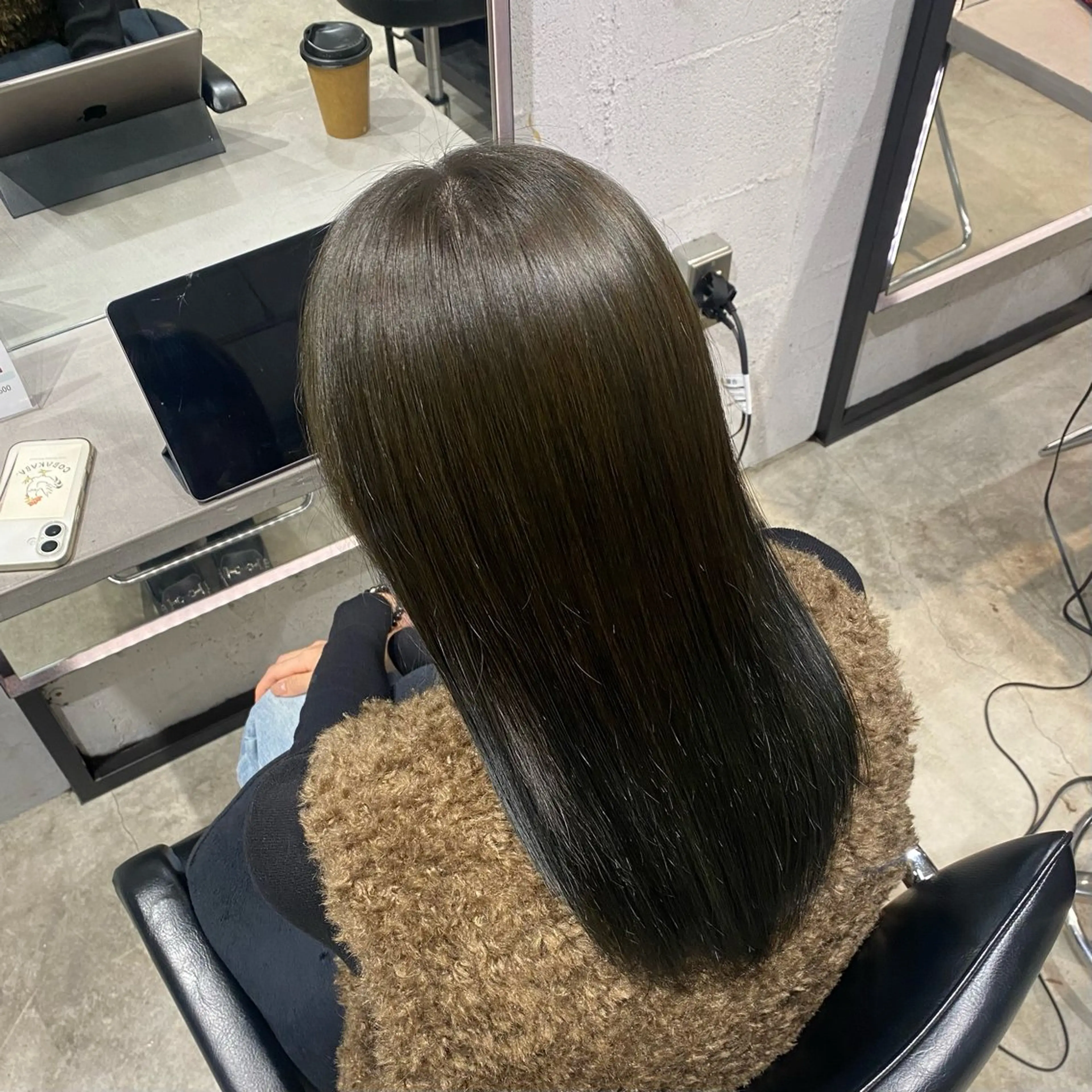 ミディアム カラー ベージュカラー オリーブベージュ はなか こうすけのヘアスタイル