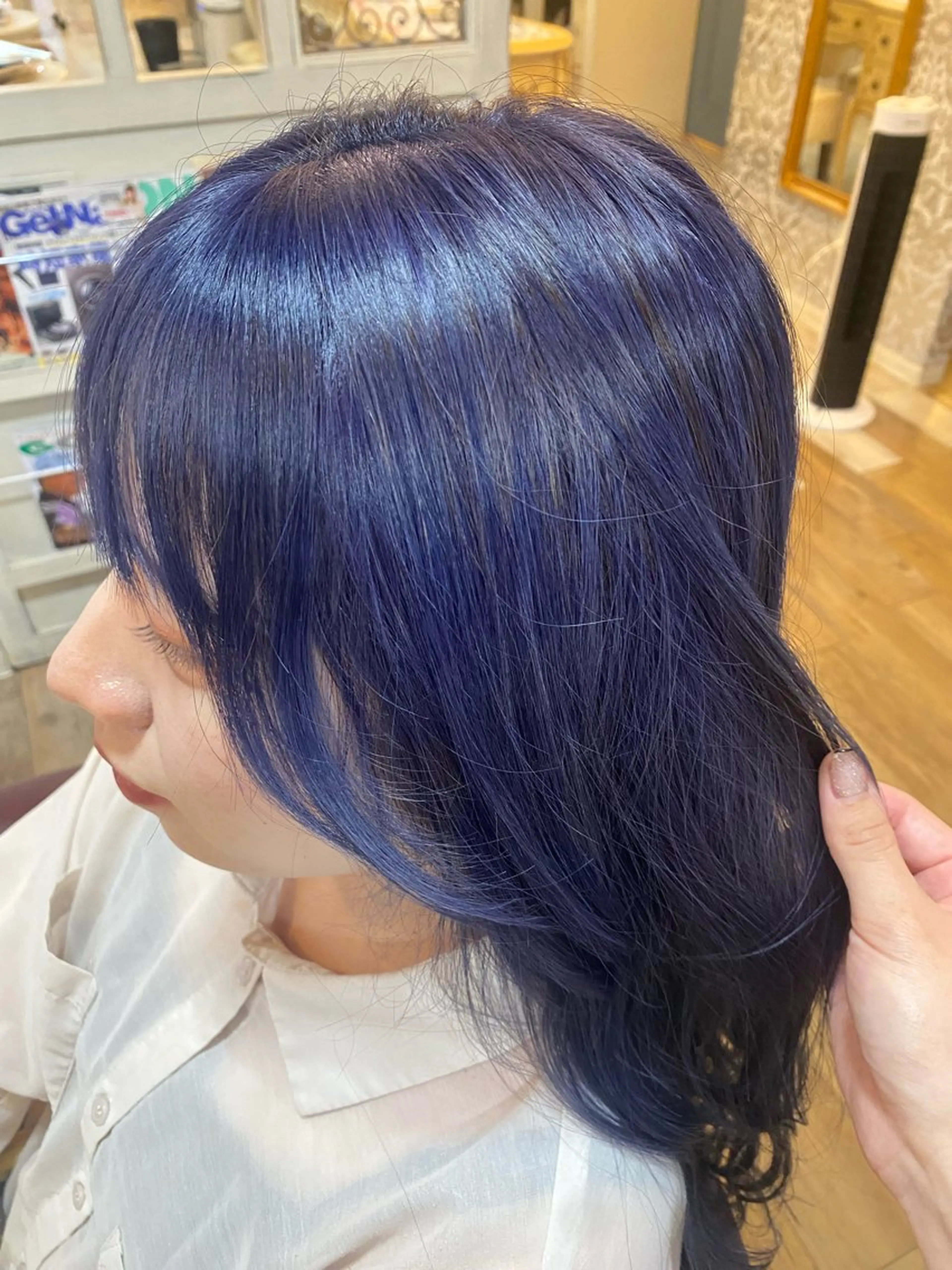 ロング カラー ブルーカラー 杉山 七海のヘアスタイル