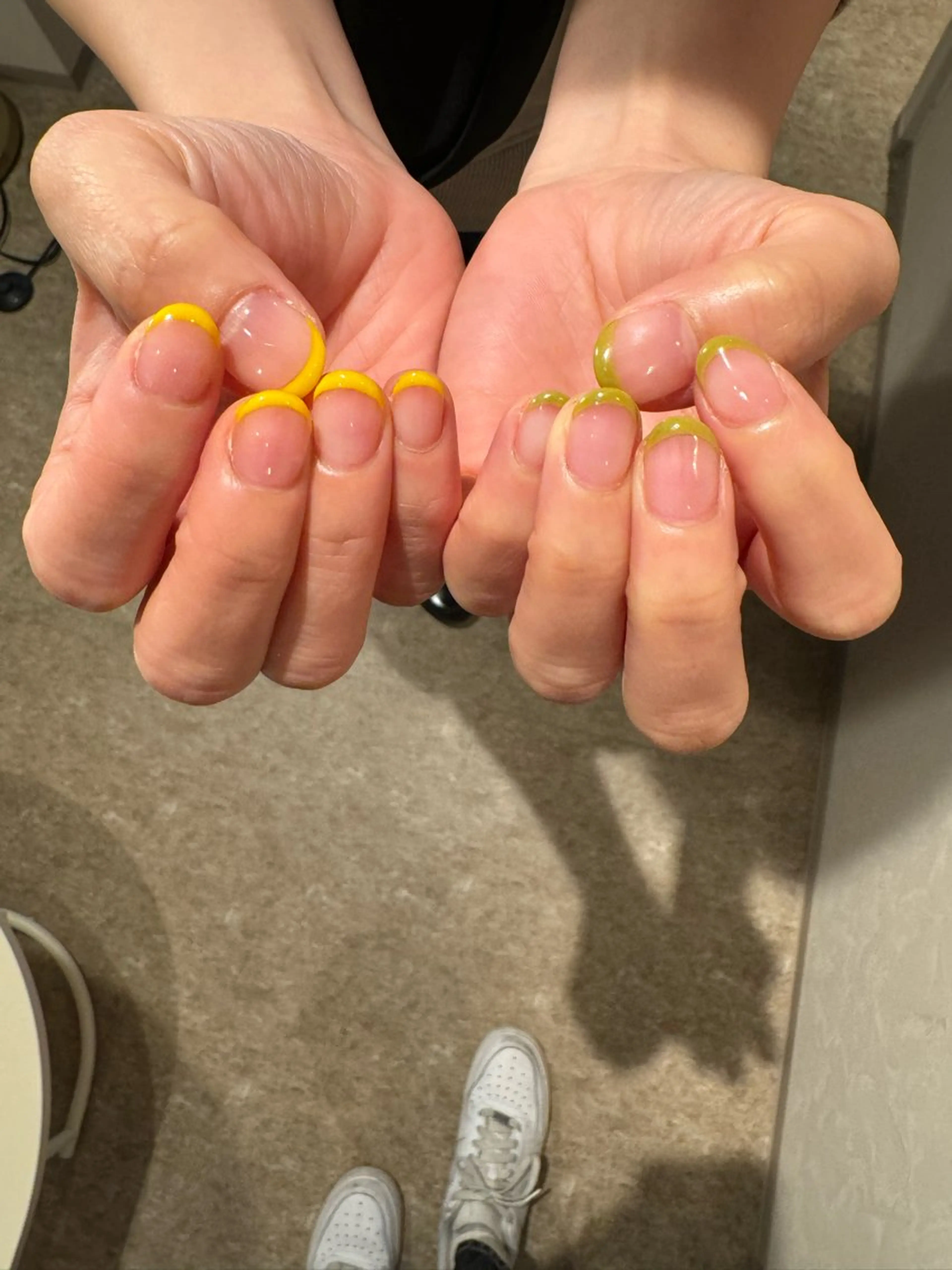 【スカルプオフ】カラグラ、フレンチ(ジェル、アクリル、チップで長さだしされている方はこちらでお願いします！)の写真