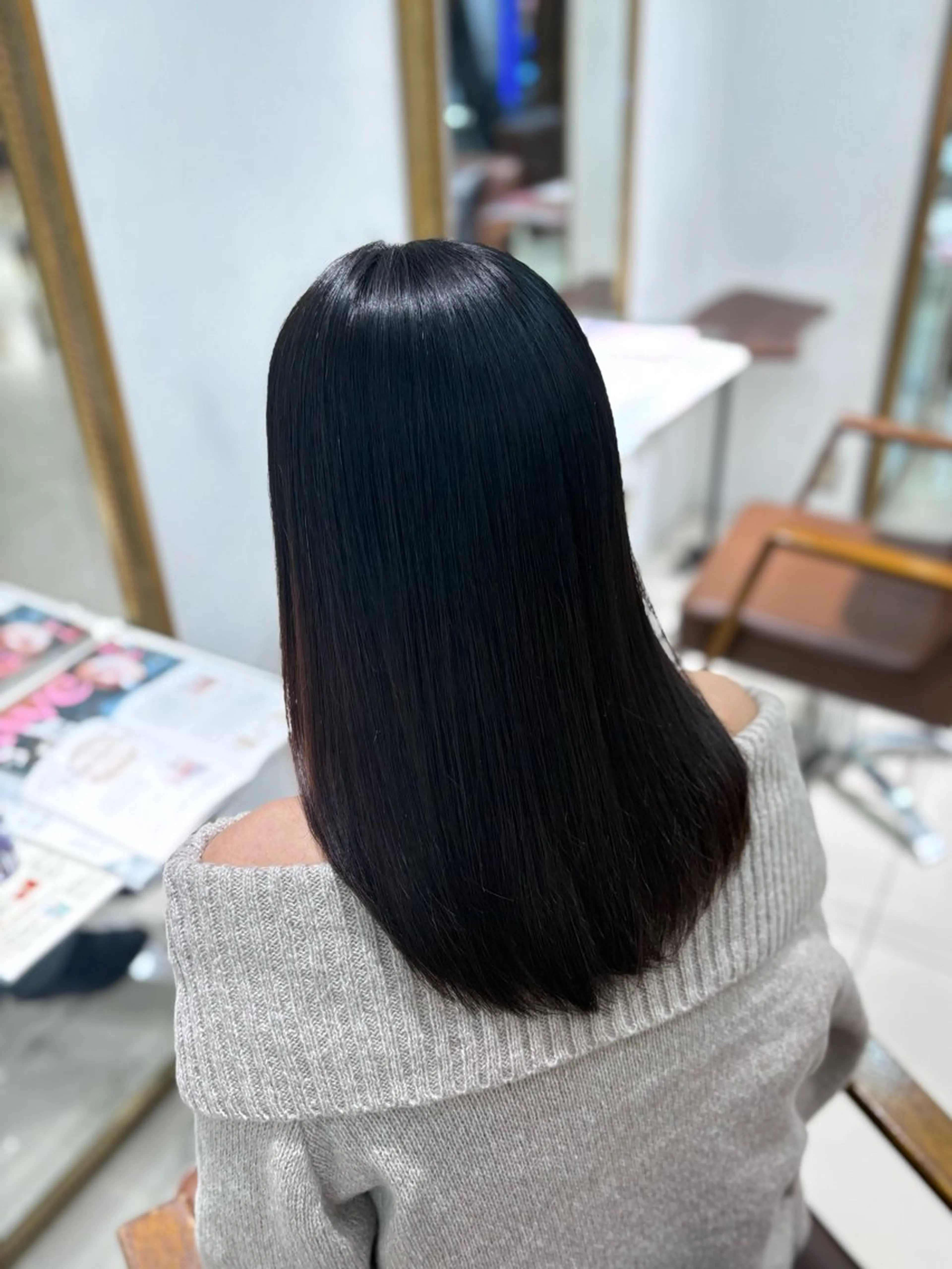 セミロング トリートメント ヘッドスパ 艶モテカラー miku🏳️‍⚧️のヘアスタイル