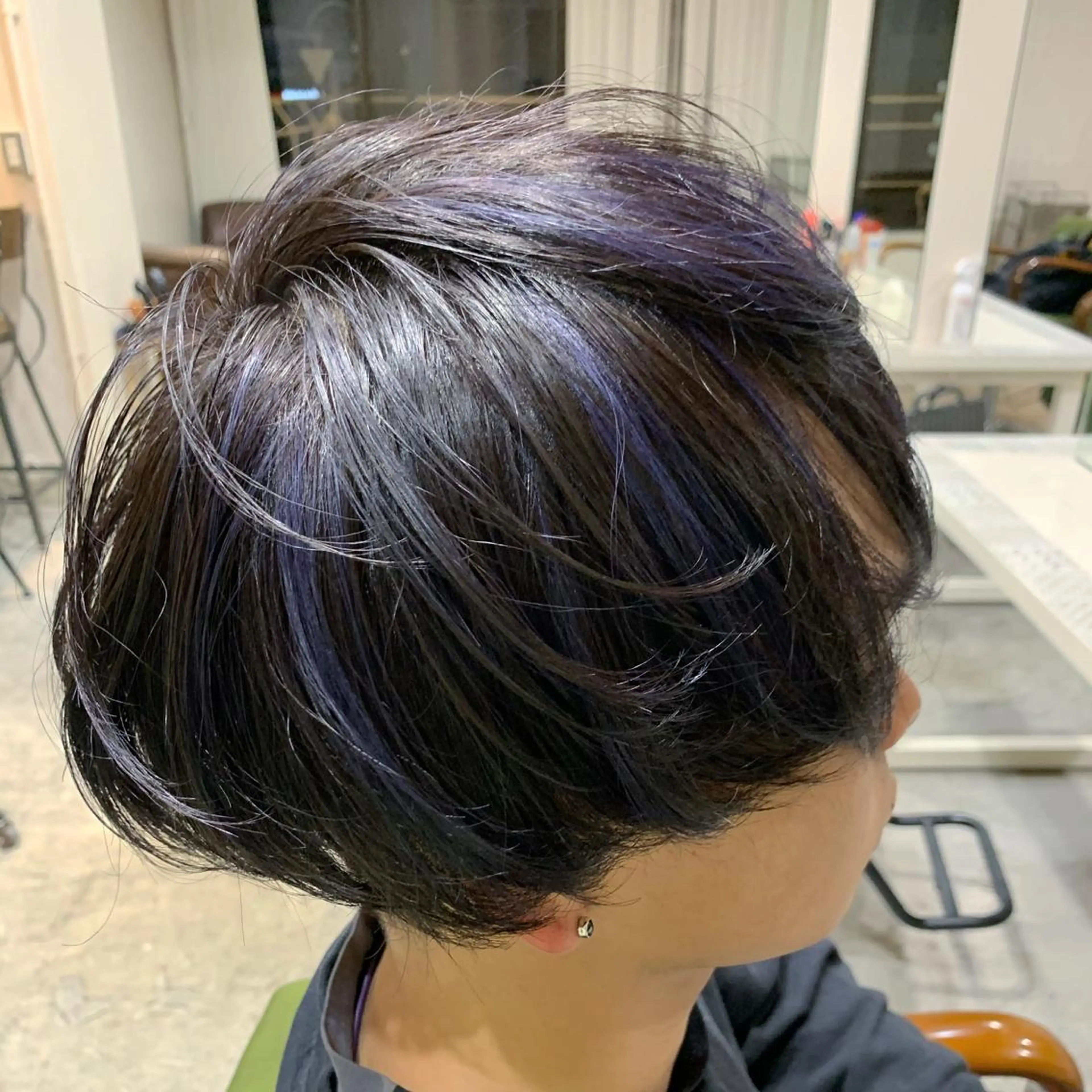 ショート カラー メンズ メンズハイライト ハイライトカラー バイオレットカラー ハイライト ヘアカラー トリートメント ヘアセット 金子 廉のヘアスタイル