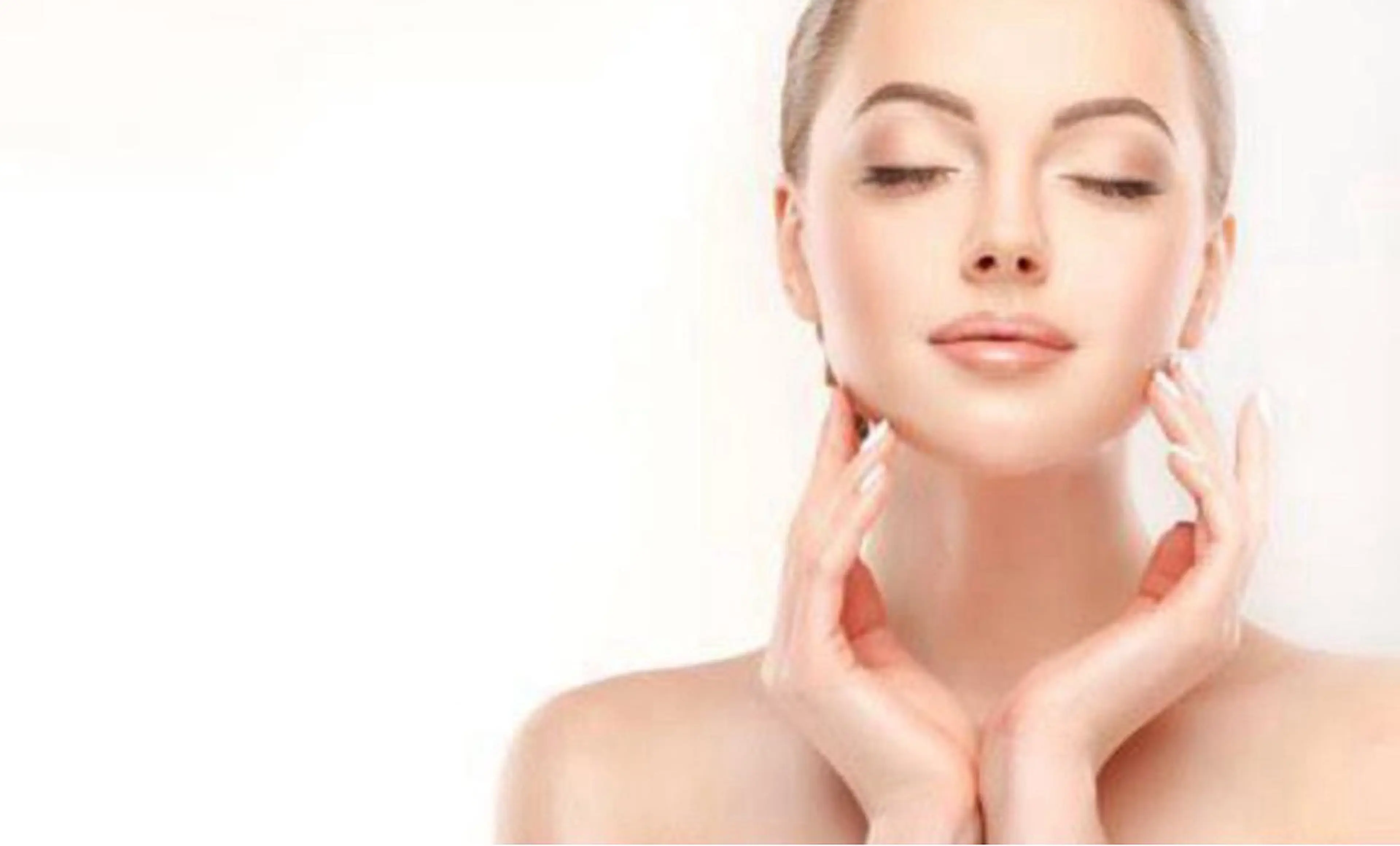 流行りの！フェイスワックス【女性6,000円、男性8,000円】の写真