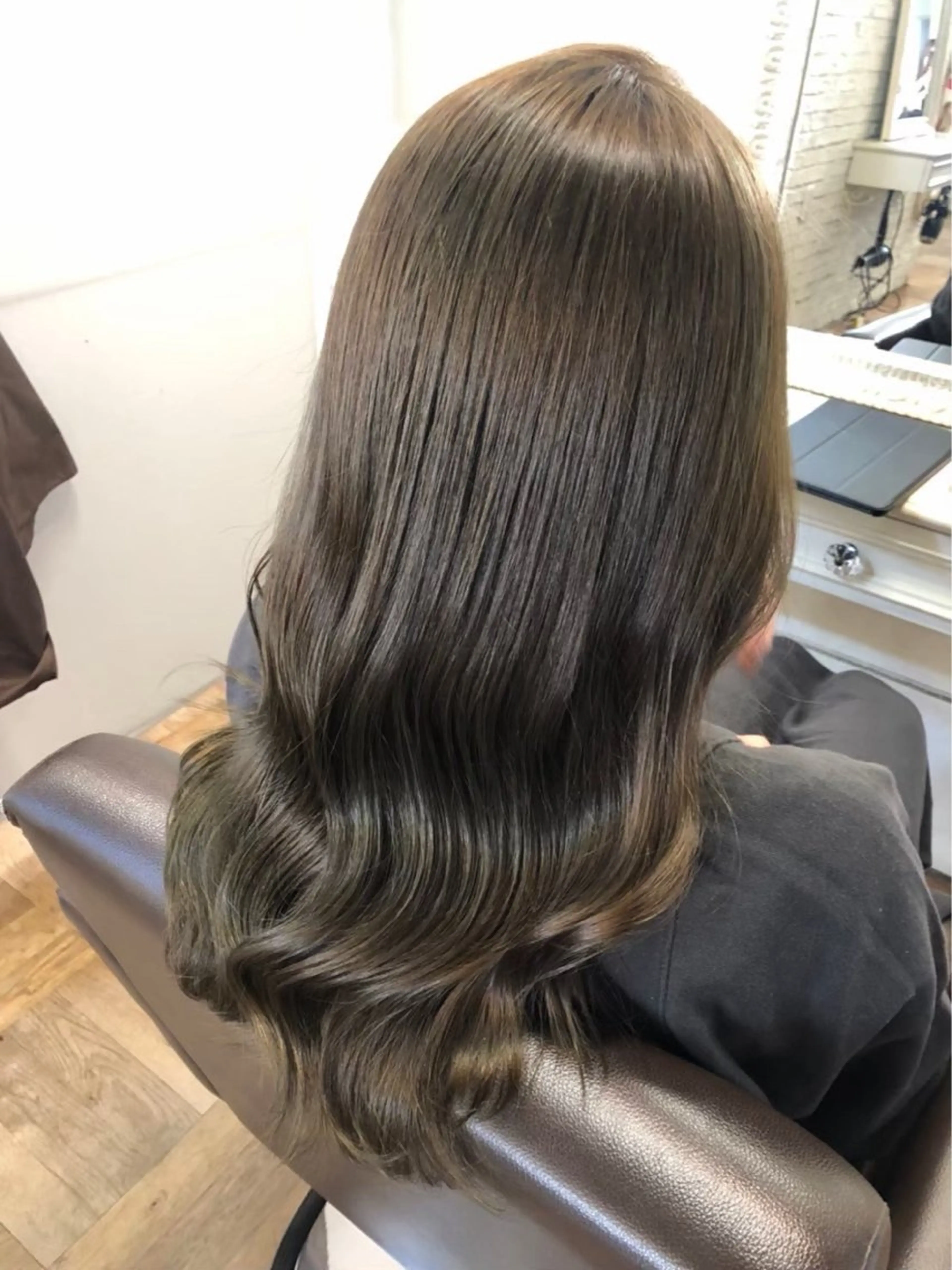 セミロング 古川 心のヘアスタイル