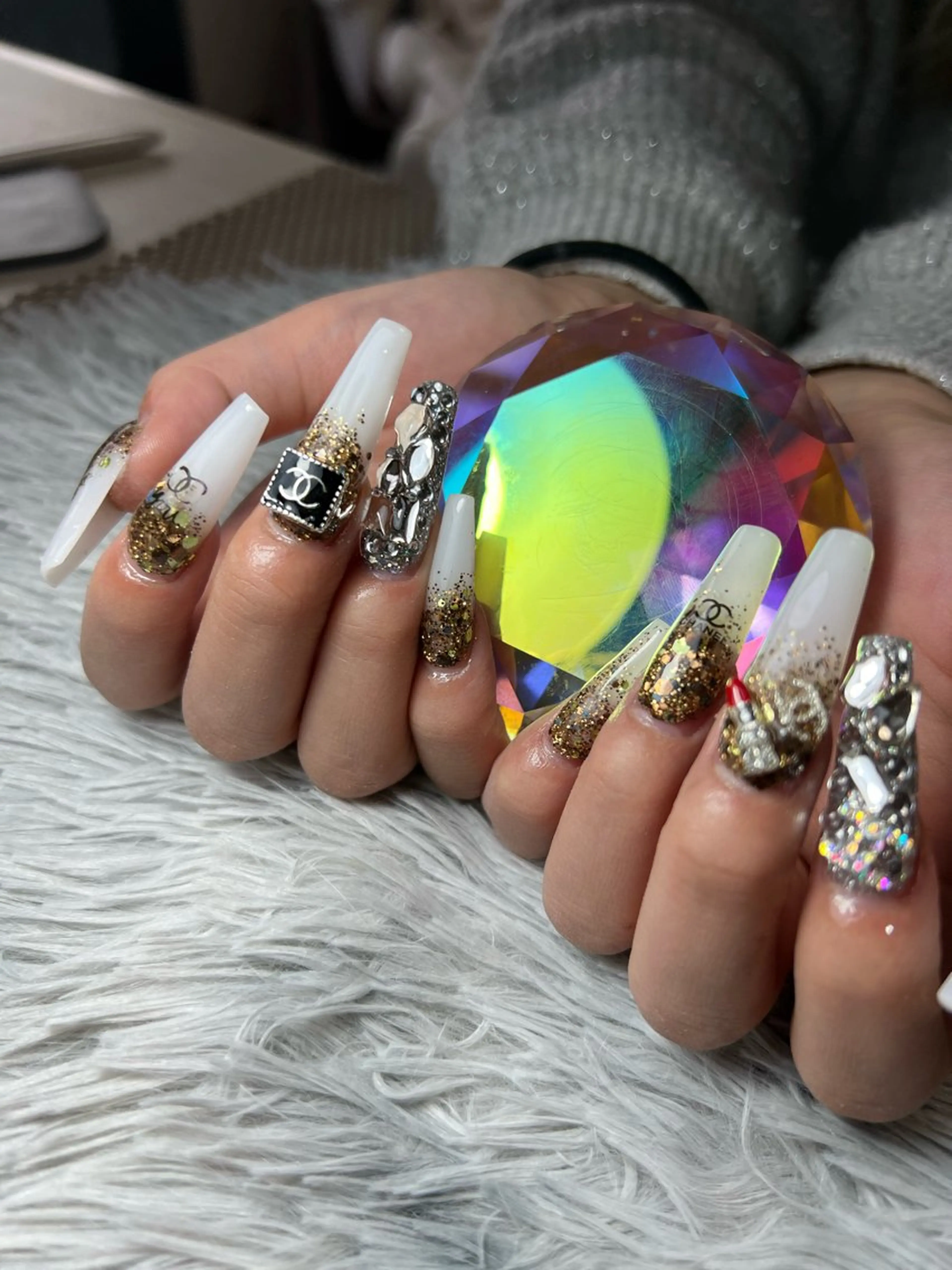 ネイル ロングネイル スカルプネイル ハンドネイル シェヌネイル JURAのネイルデザイン