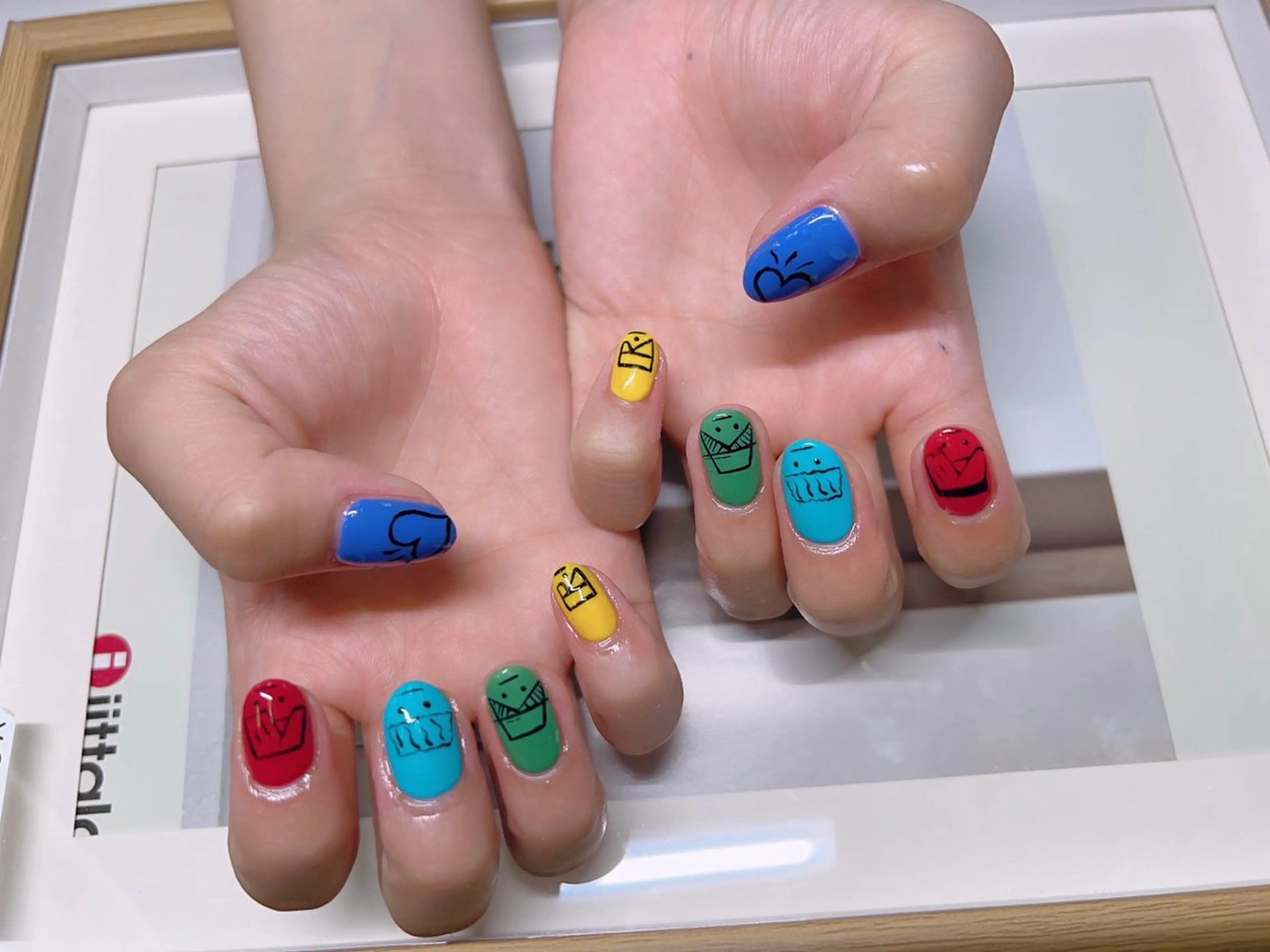 ネイル チークネイル マグネットネイル 持ち込み ニュアンスネイル シンプルネイル インフィニティ ネイルサロンのネイルデザイン