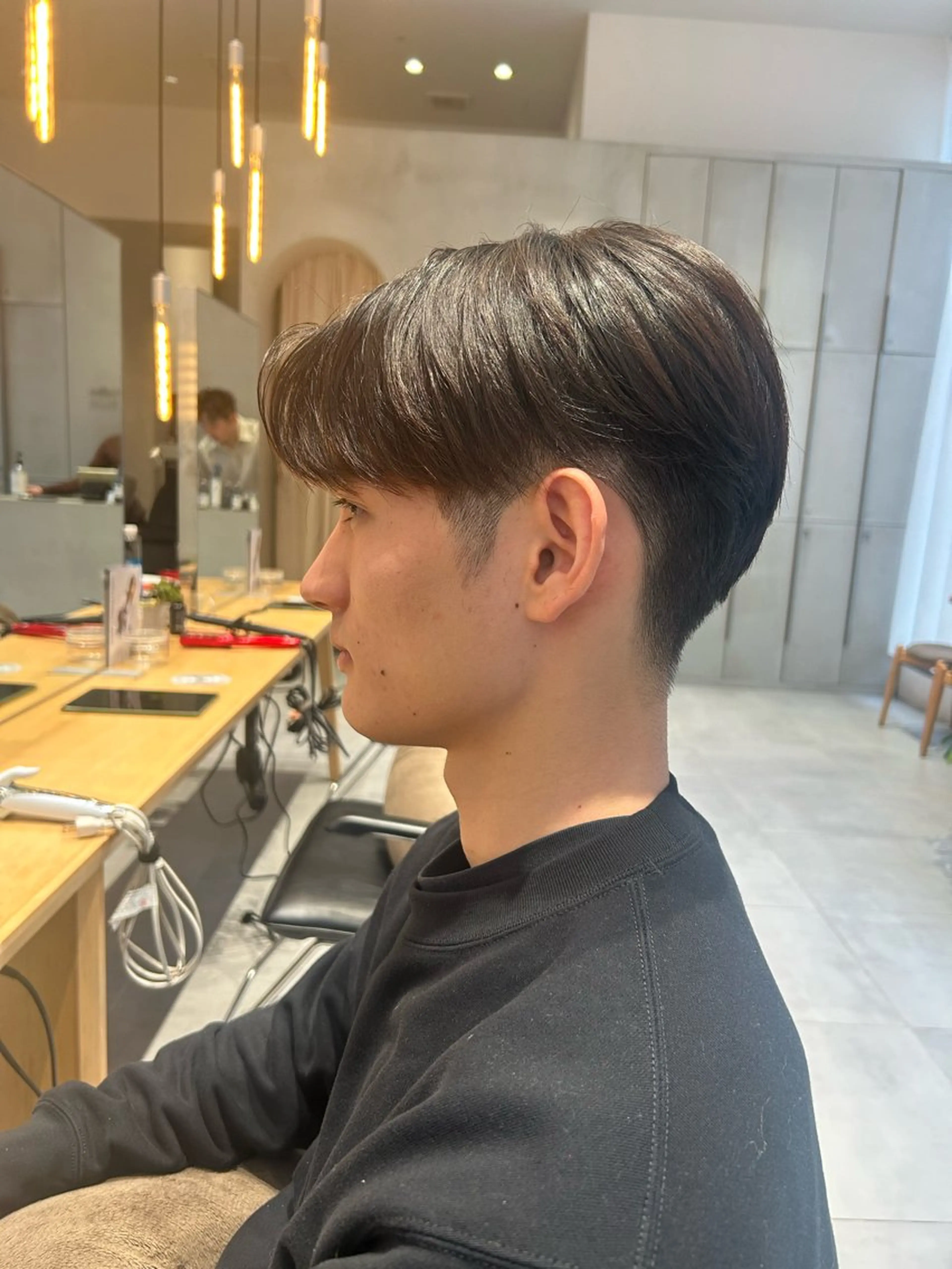 ショート メンズ センターパート メンズ就活ヘア 刈り上げ yoko/レイヤー /小顔ボブ／メンズのヘアスタイル