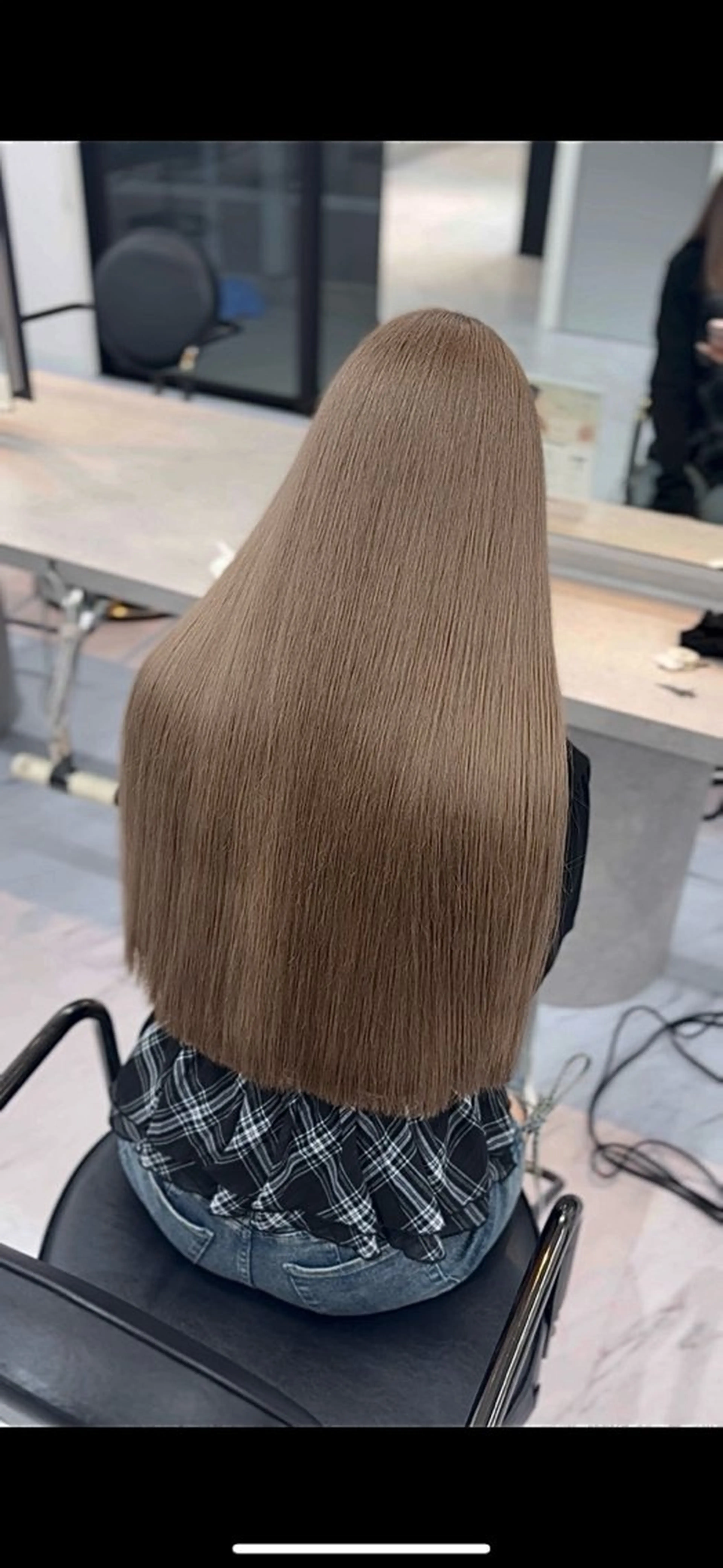 ロング VEGA ヒカル 艶髪ハイトーン天神のヘアスタイル