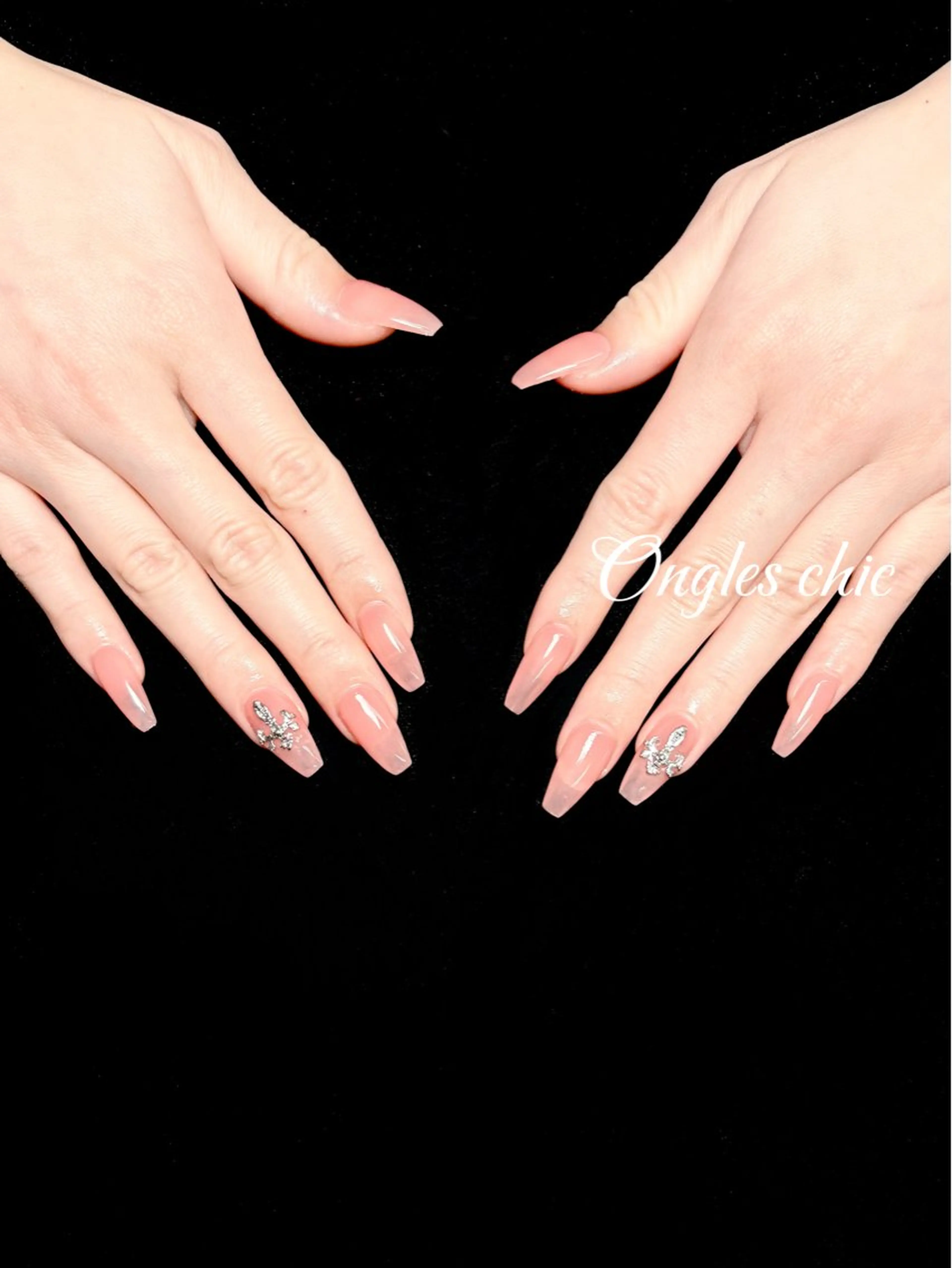ネイル ハンドネイル ハンドケア ongles chicのネイルデザイン