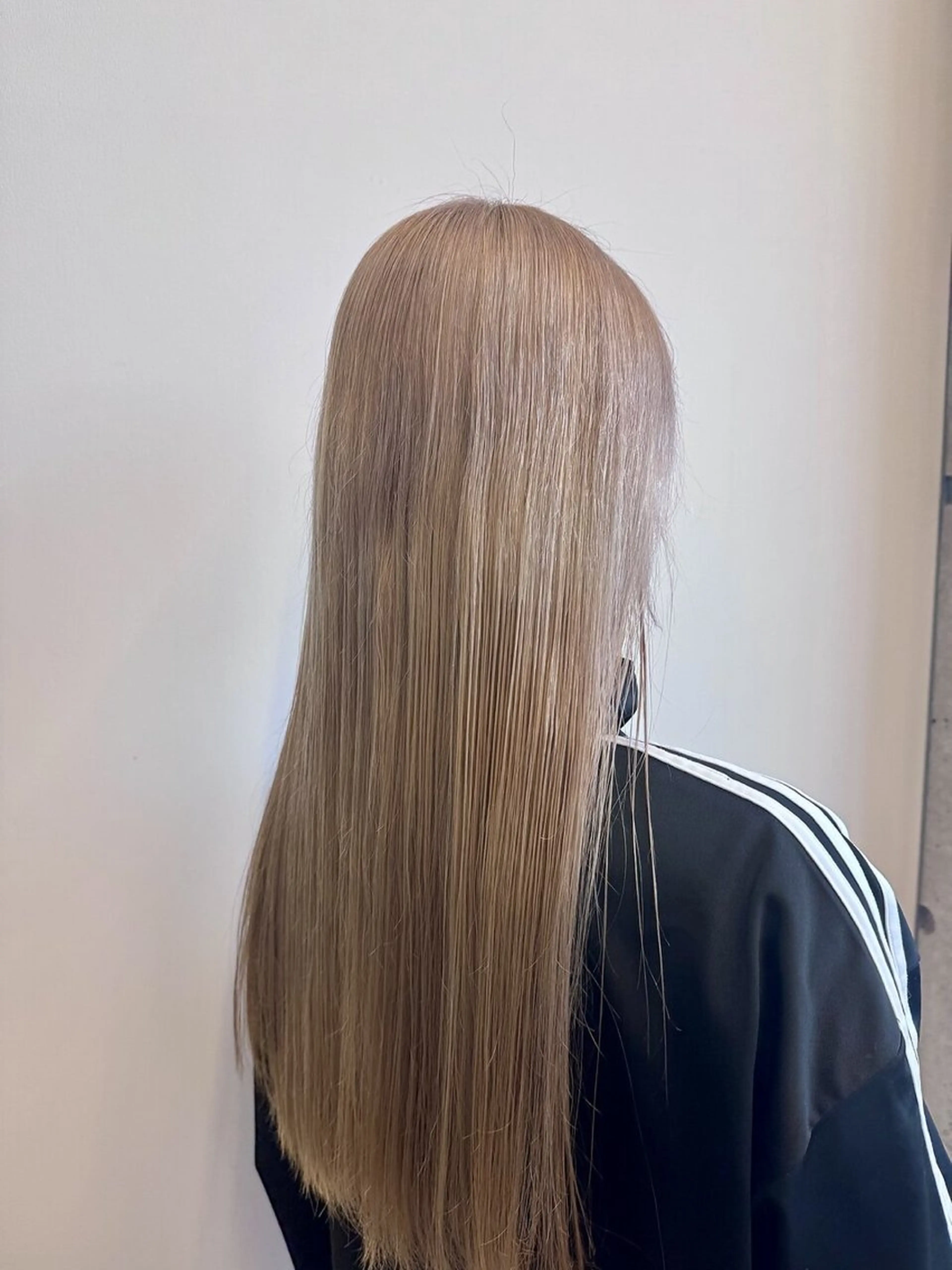 ロング ヘアカラー トリートメント 杉田 実来のヘアスタイル