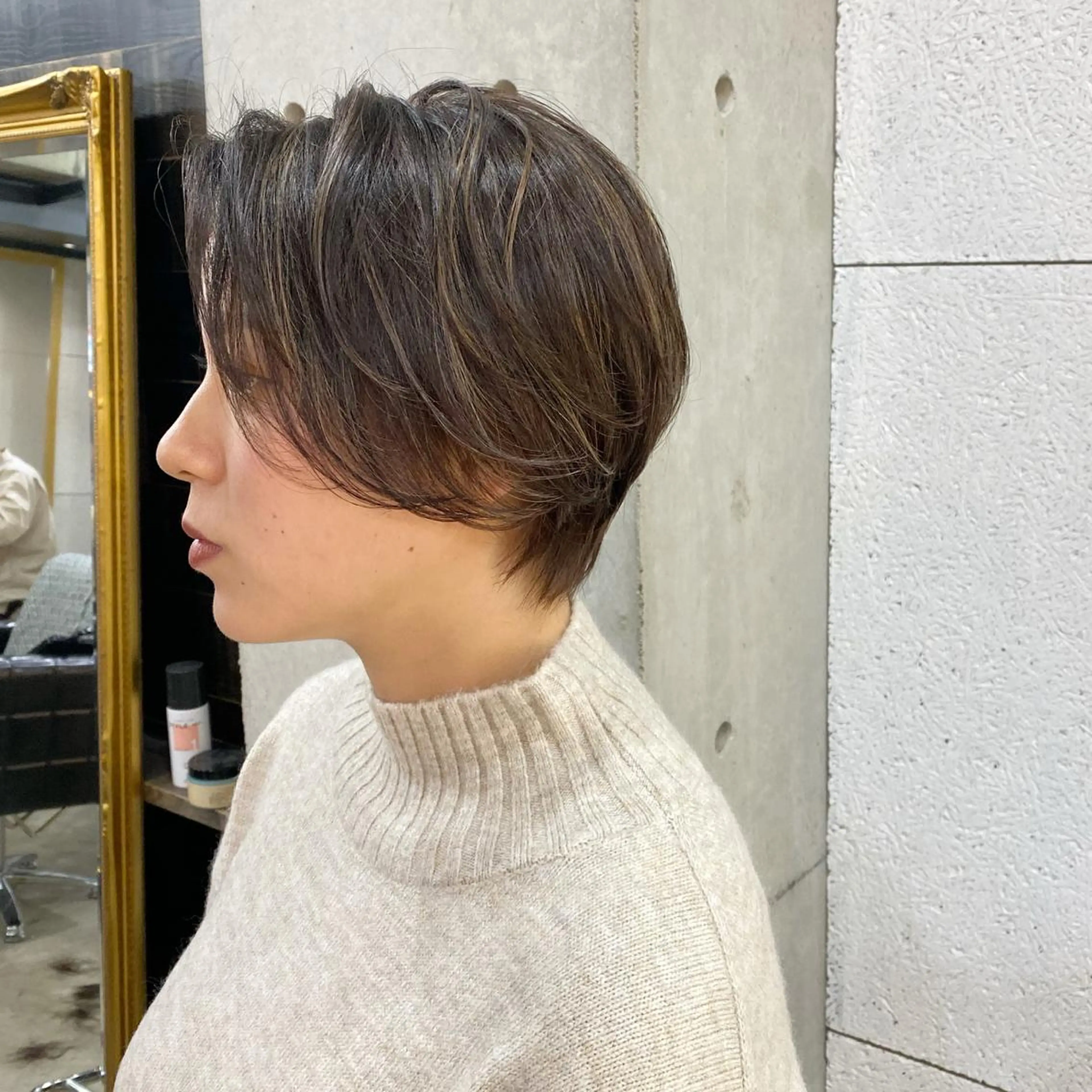 ショート カラー ネイル マツエク・マツパ ハンサムショート ハイライトカラー ハイライト ショートヘア ショートネイル 中山 天地のヘアスタイル