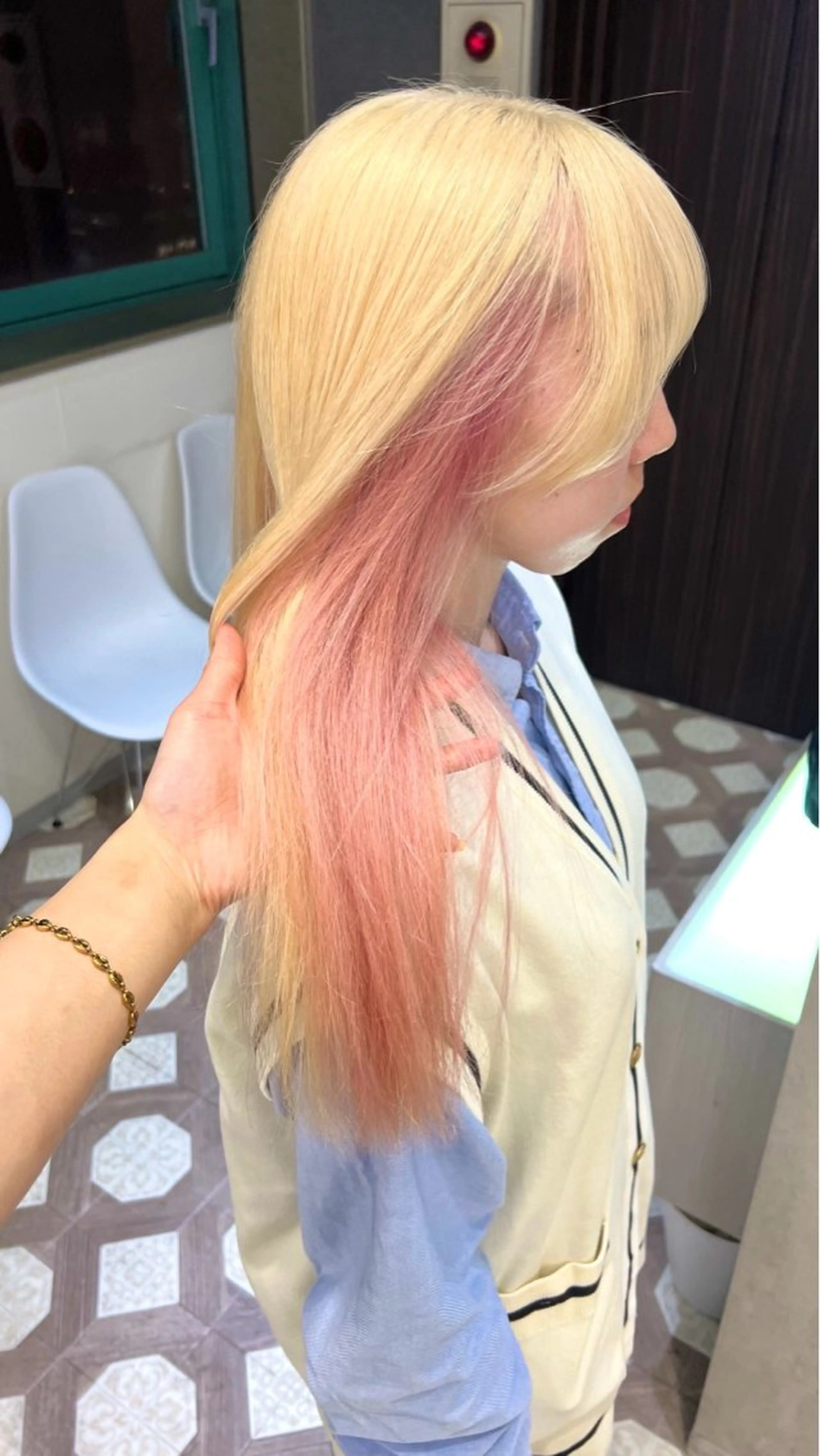 ロング カラー ハイトーン/レイヤー /ボブ/咲良のヘアスタイル