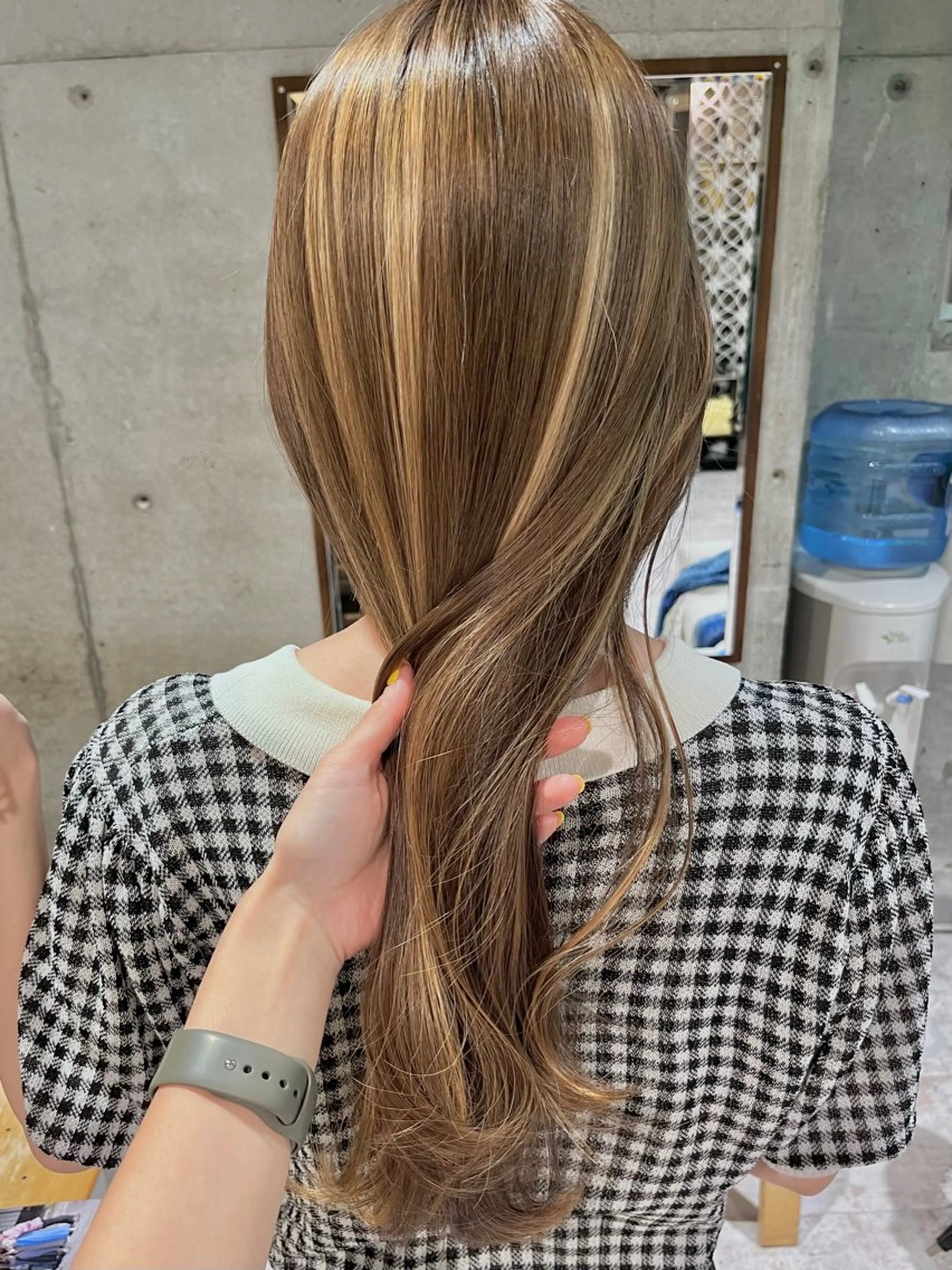 [ブリーチ込み]ハイライト/ローライトカラー+トリートメントの写真