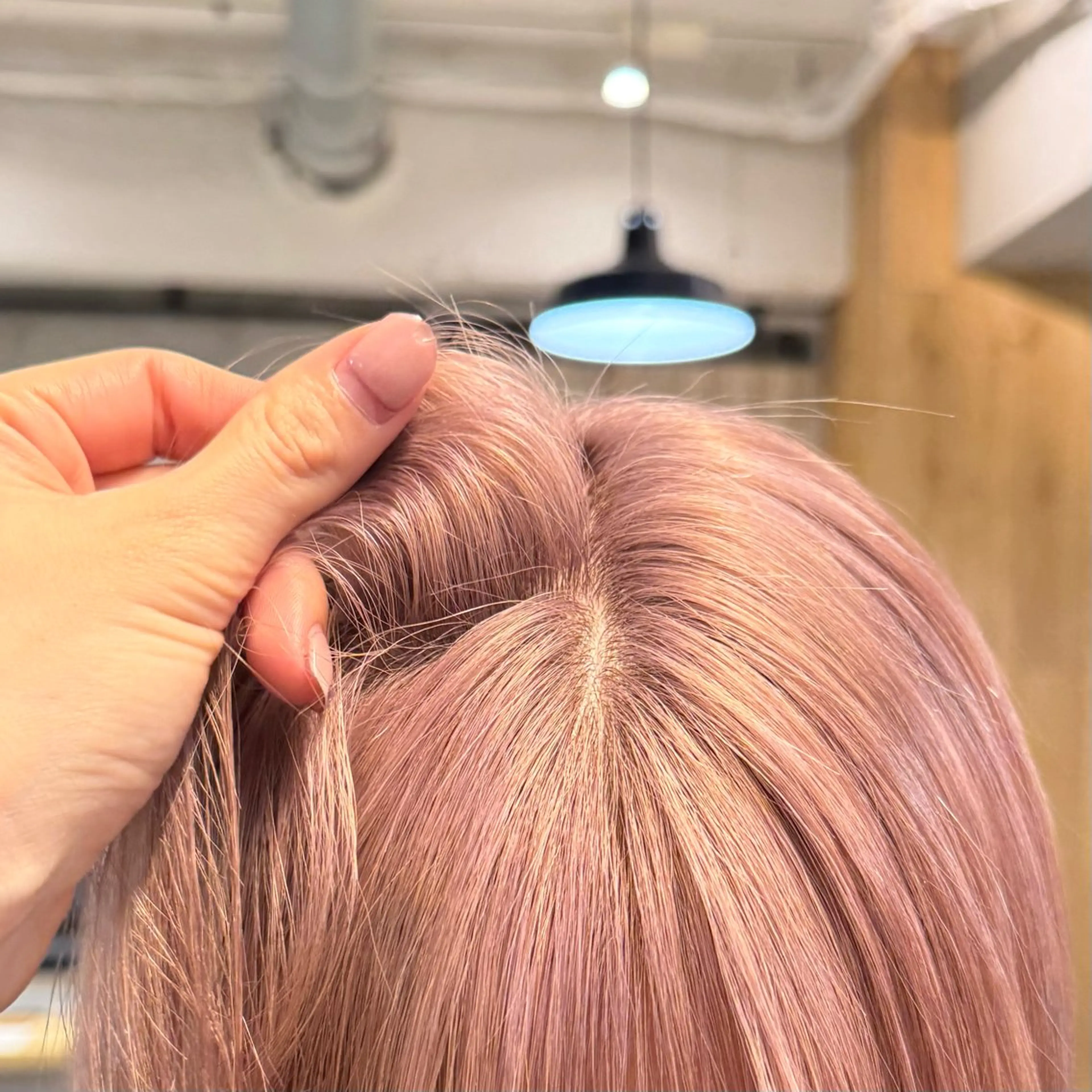 ミディアム カラー ミルクティー× グレージュMOMOのヘアスタイル