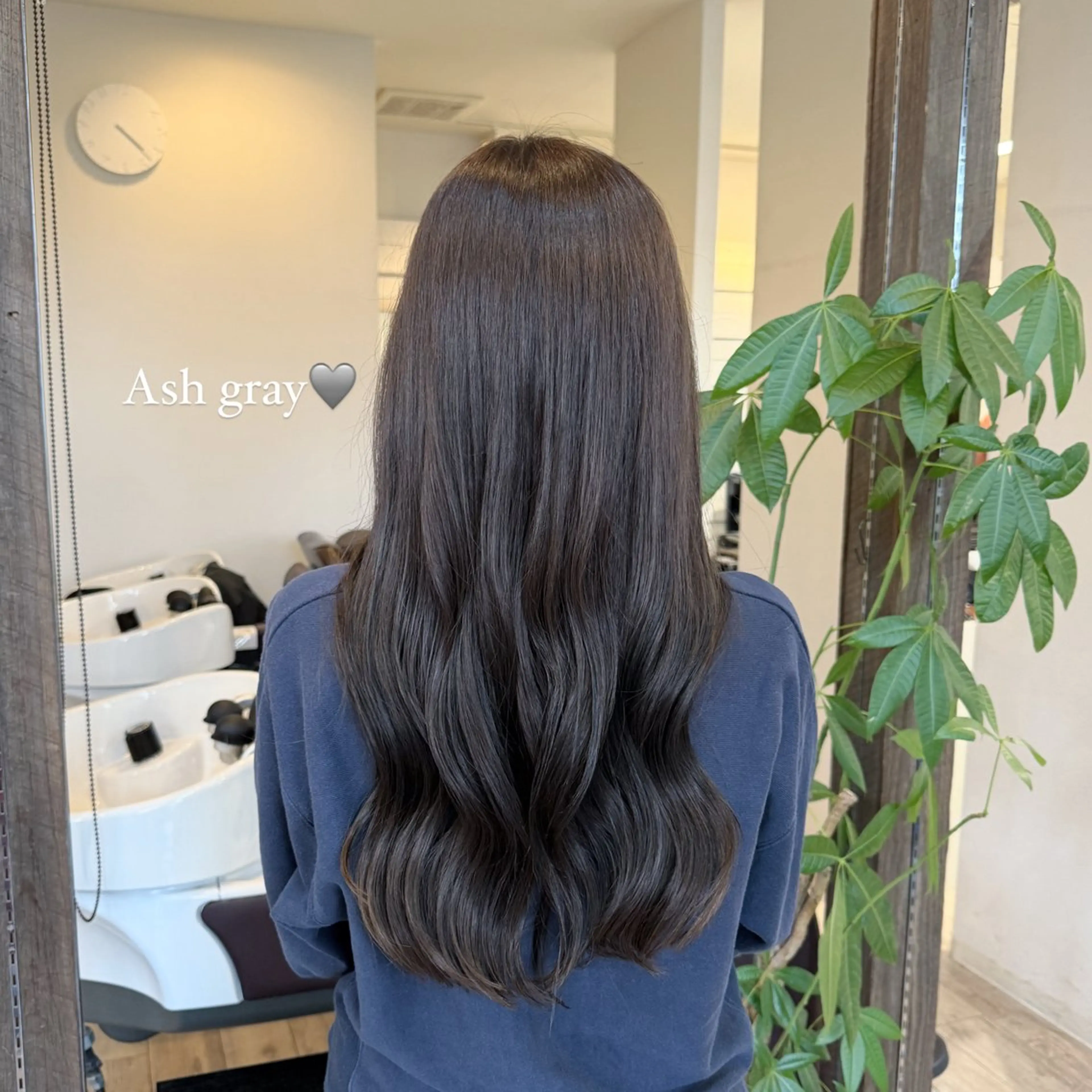 セミロング 三原 つばさのヘアスタイル