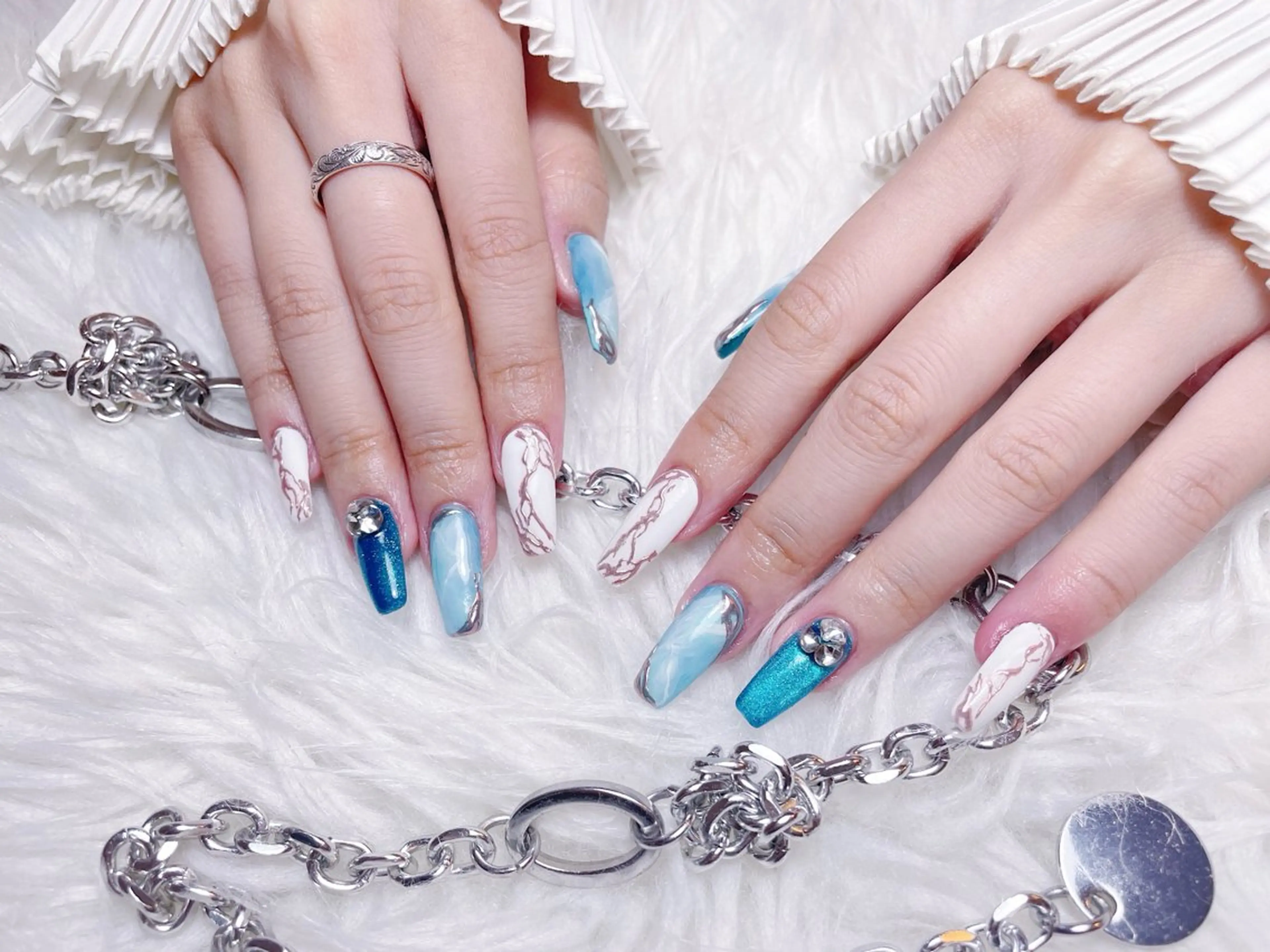 ネイル チークネイル 長さ出し フラワーネイル フレンチネイル ガーリー NEW NAIL 池袋のネイルデザイン