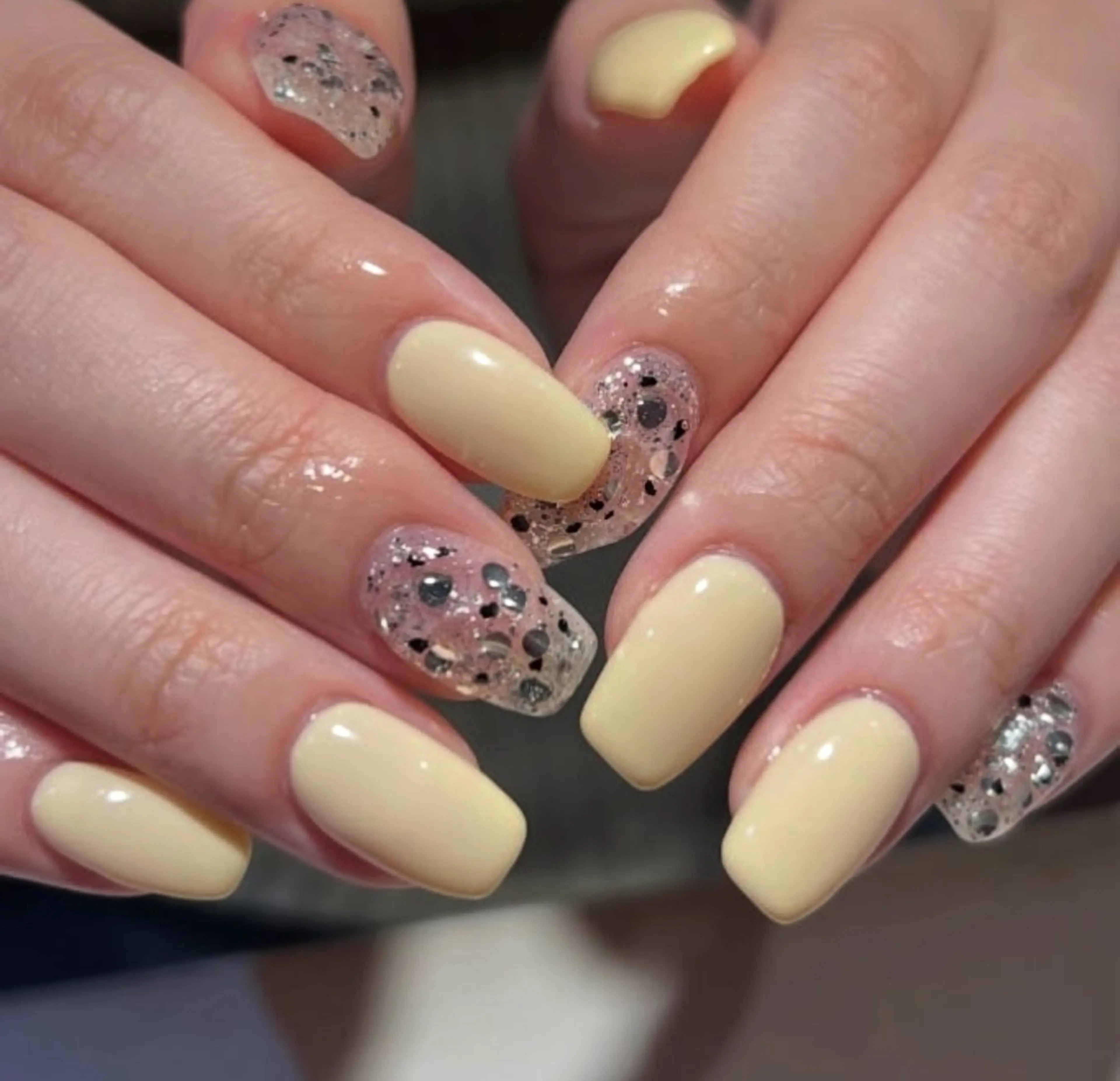 ネイル シンプルネイル ハンドネイル JISOO ANA.CHUOのネイルデザイン