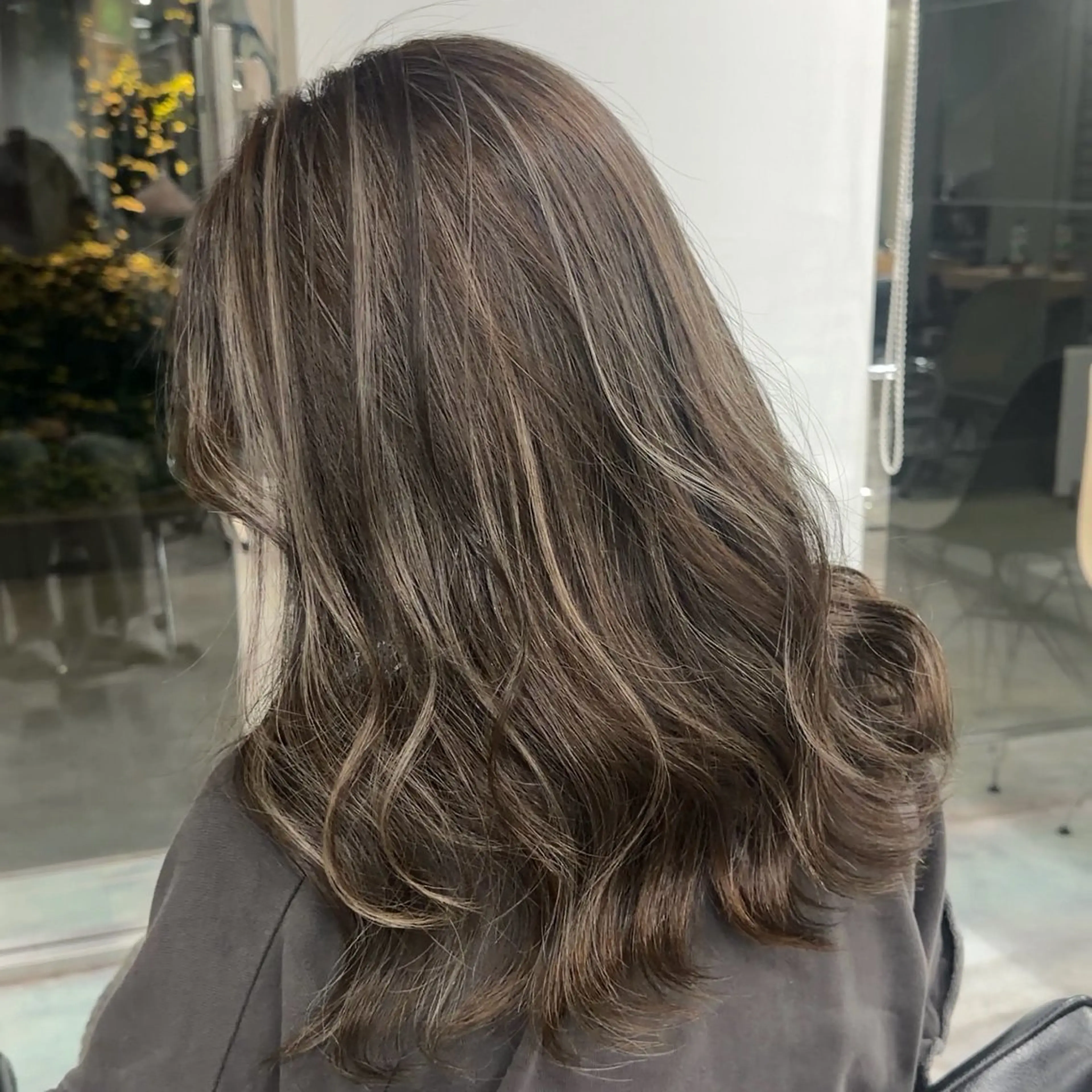 ミディアム さえ 大宮/ハイライトのヘアスタイル