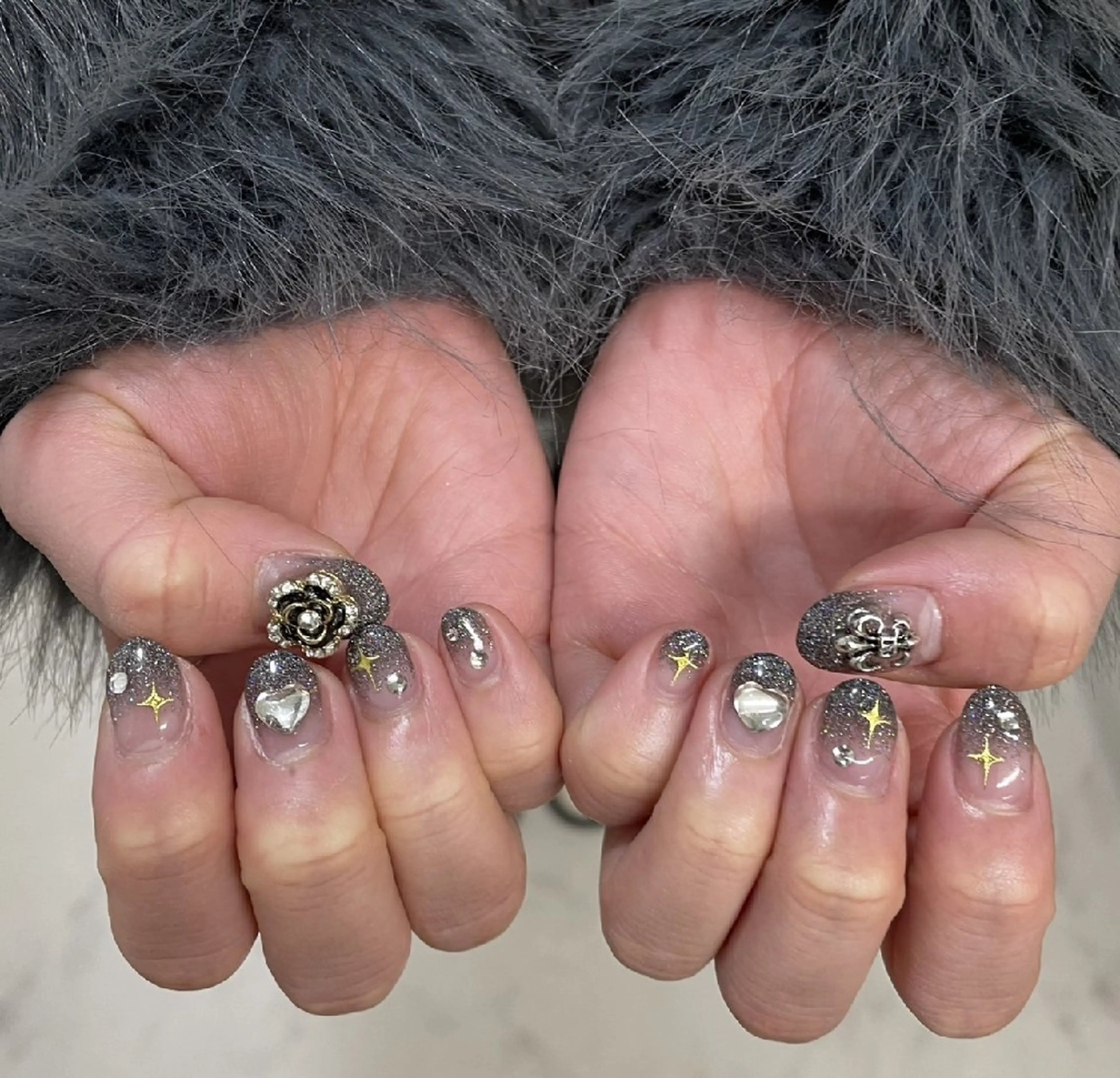 ネイル グラデーション ストーンネイル ワンホンネイル ハンドネイル ハンドケア 心斎橋Salon Epokkuのネイルデザイン