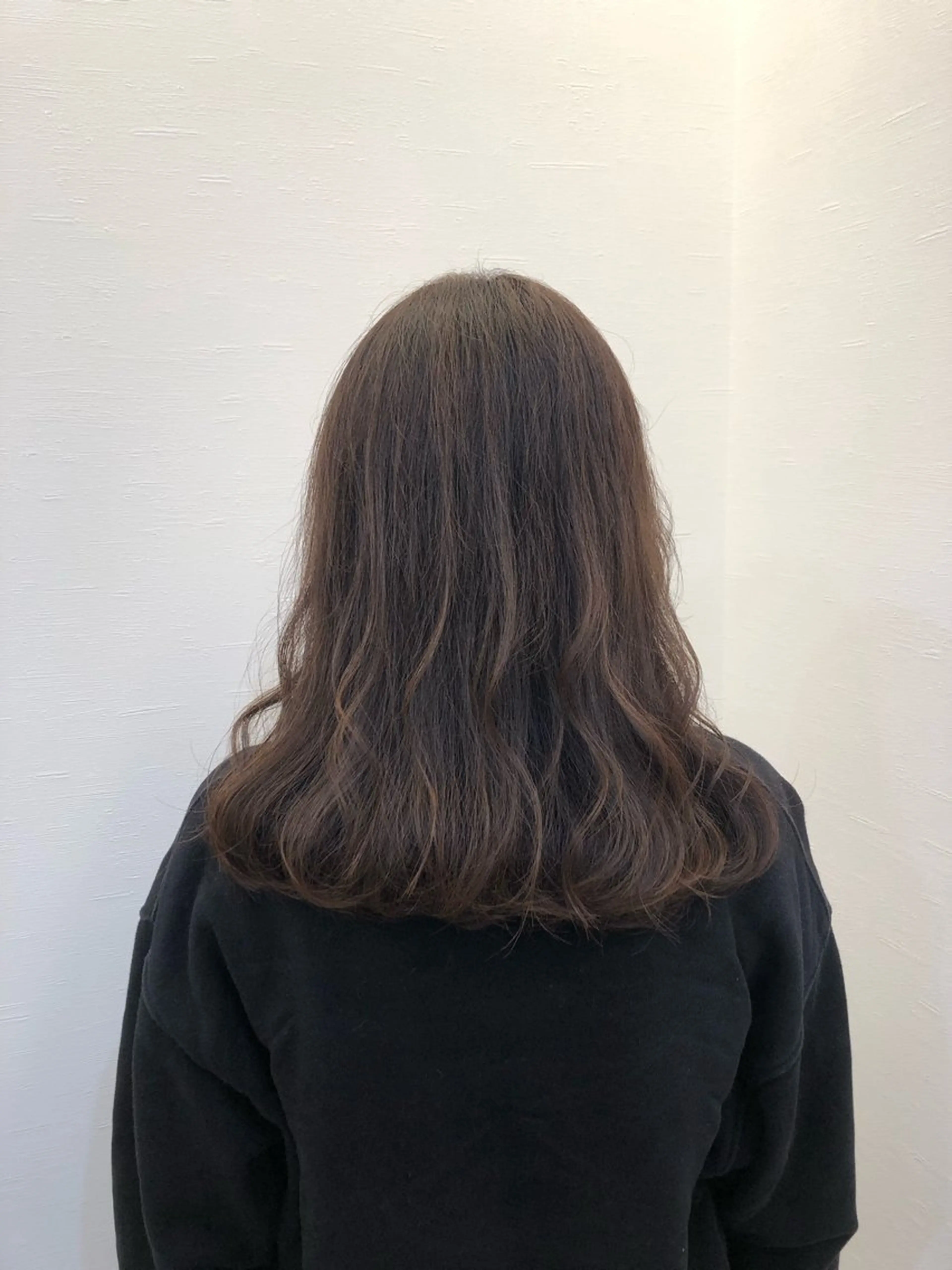 カラー ツノガイ エリのヘアスタイル
