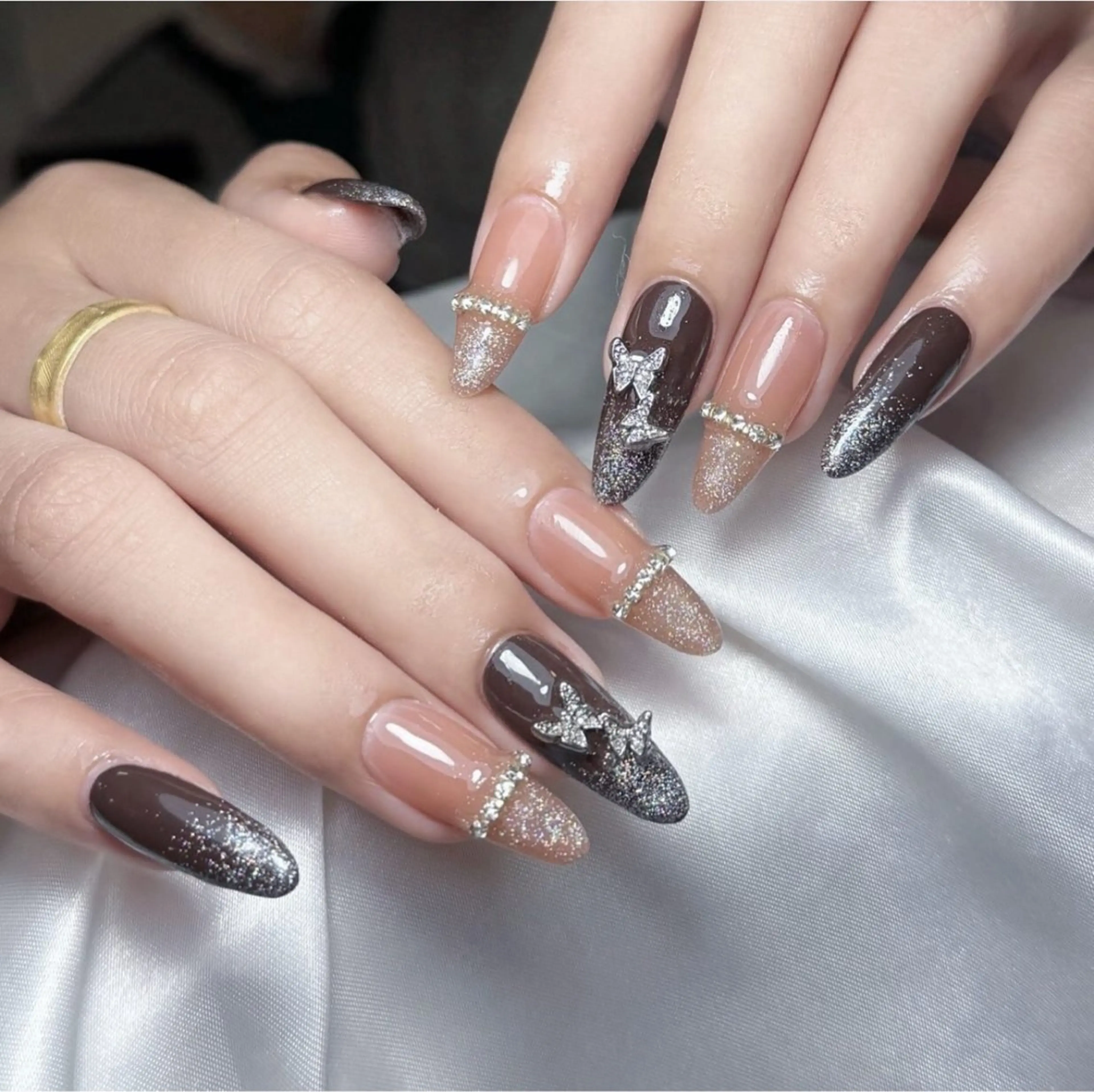 ネイル アニマル柄 オーロラネイル チークネイル フラッシュネイル ジェルネイル Lunaa 池袋のネイルデザイン