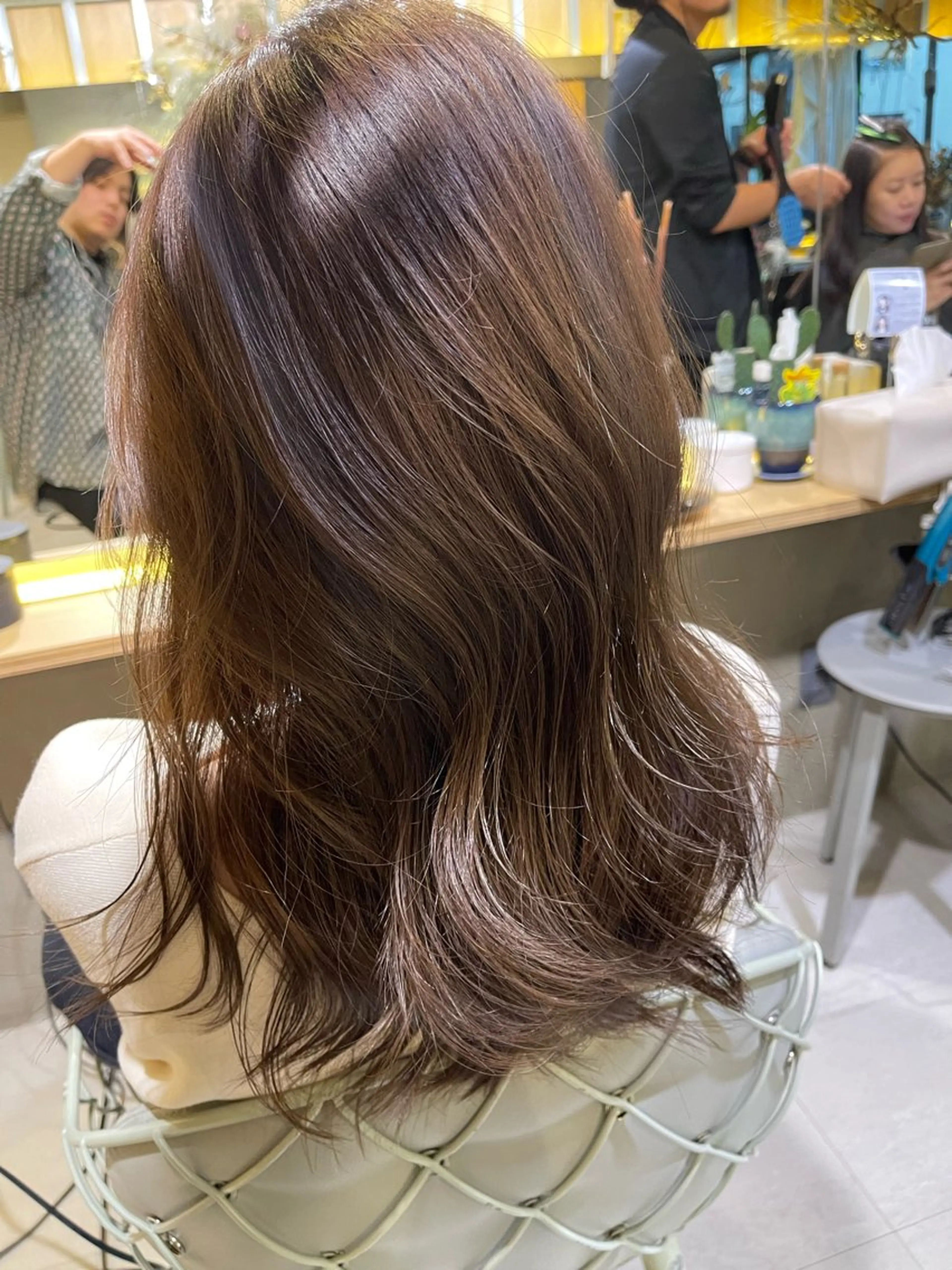 ミディアム カラー ベージュカラー オリーブベージュ 西梅田🌿髪質改善 井手　浩太朗のヘアスタイル