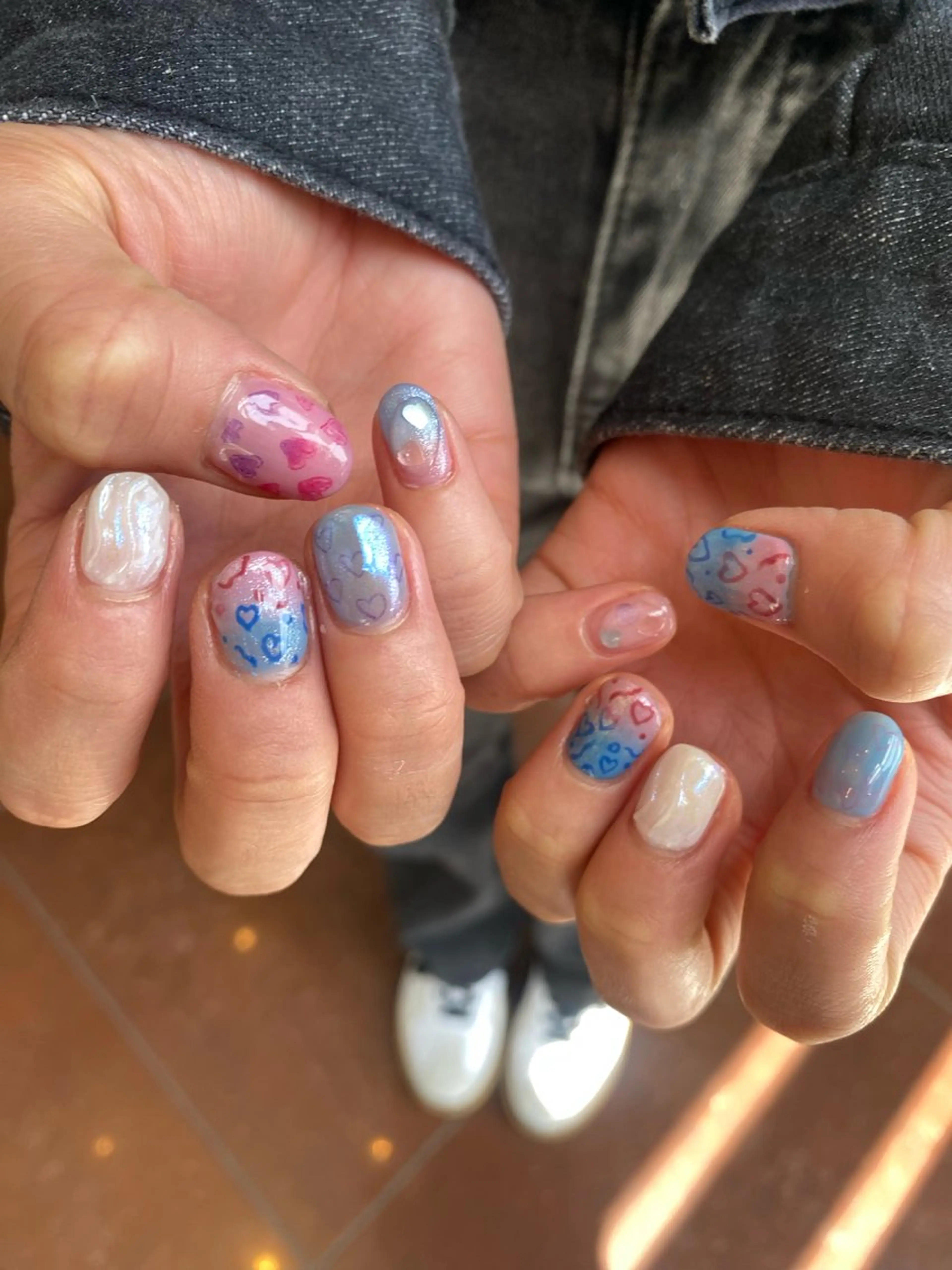 ネイル フットネイル フレンチネイル ジェルネイル グラデーション マグネットネイル misa🫧ナチュラ ル縮毛矯正/髪質改善のヘアスタイル