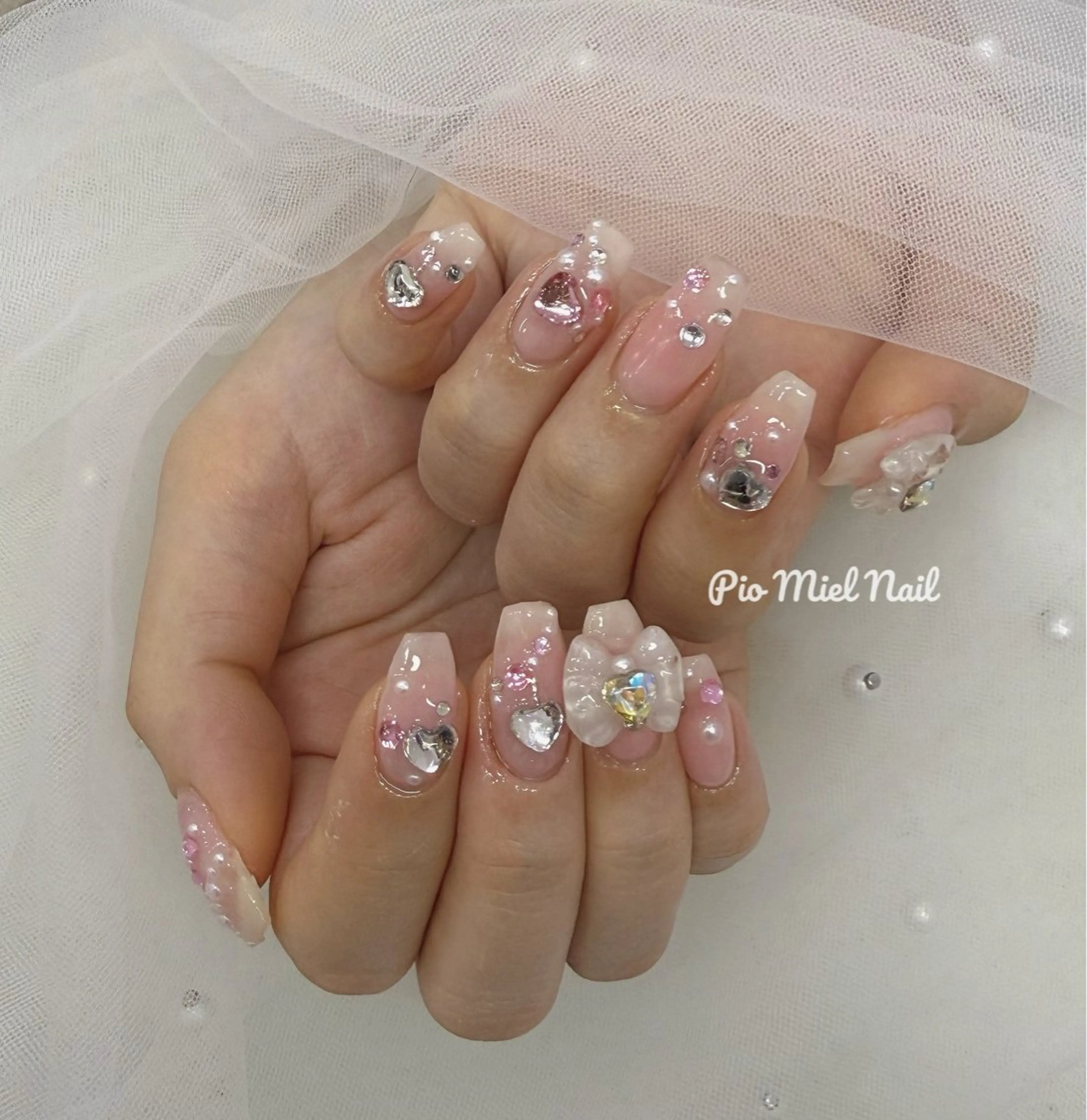 ミディアム Pio Mielのネイルデザイン