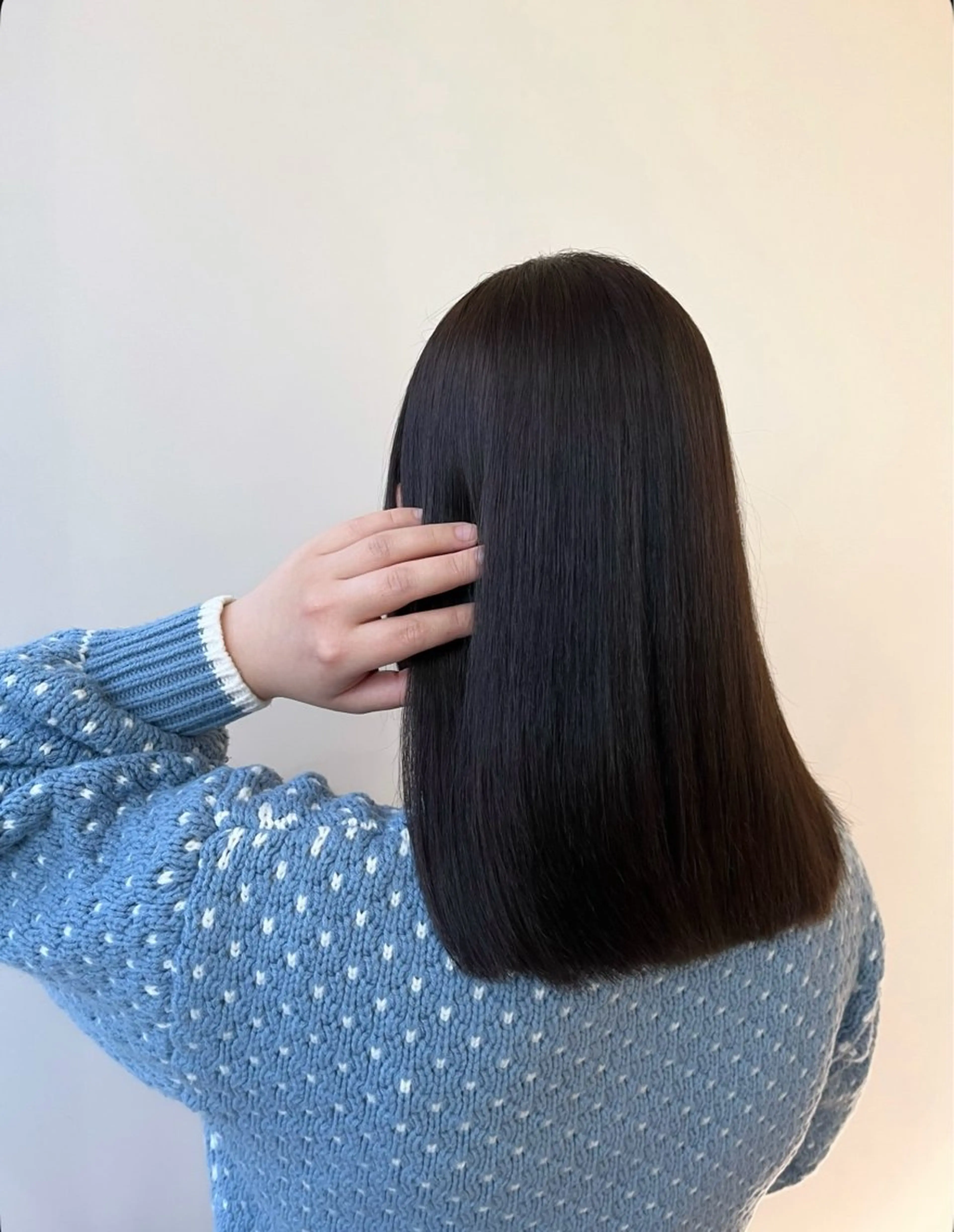 セミロング カラー 小原 里都のヘアスタイル