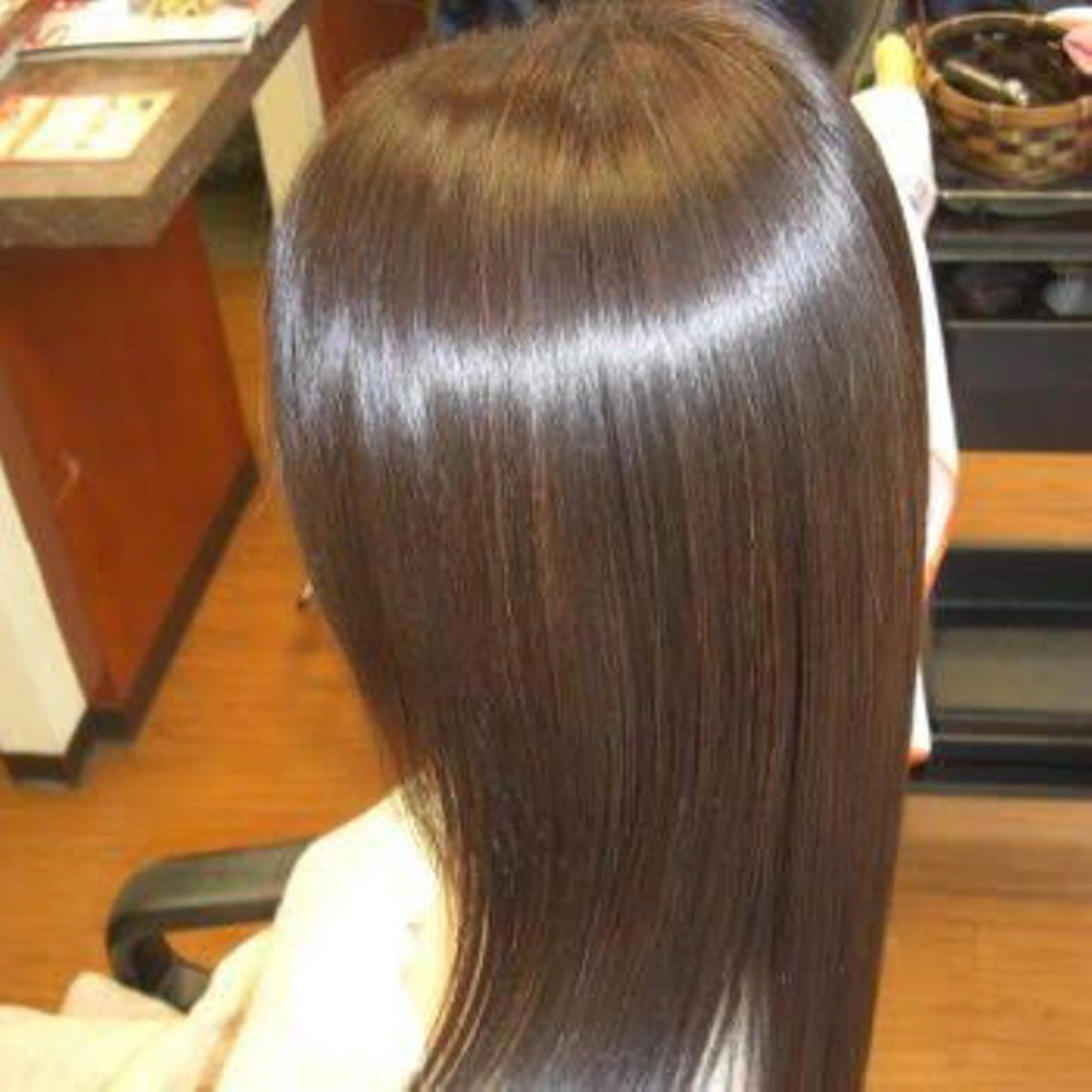 セミロング 大人女性に寄り添う 髪質改善サロンのヘアスタイル